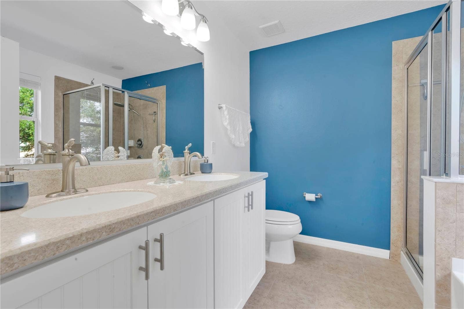 8819 TATARA STREET, Orlando, FL 32836 8819 TATARA STREET, Orlando, FL 32836