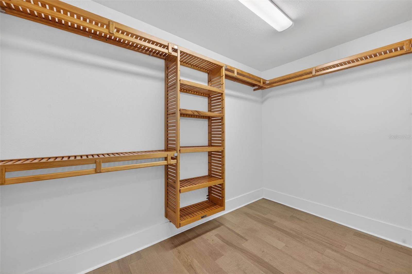 1265 ARLINGTON PL, Winter Park, FL 32789 Spacious walk-in closet in primary suite