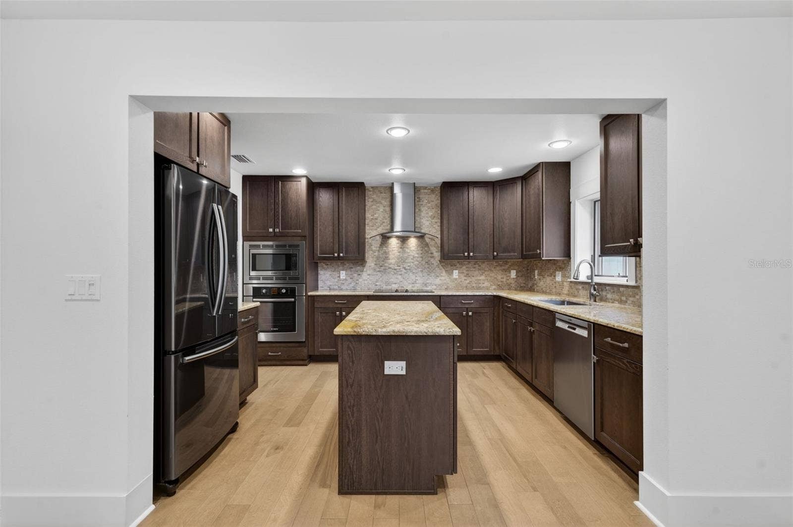 1265 ARLINGTON PL, Winter Park, FL 32789 Kitchen