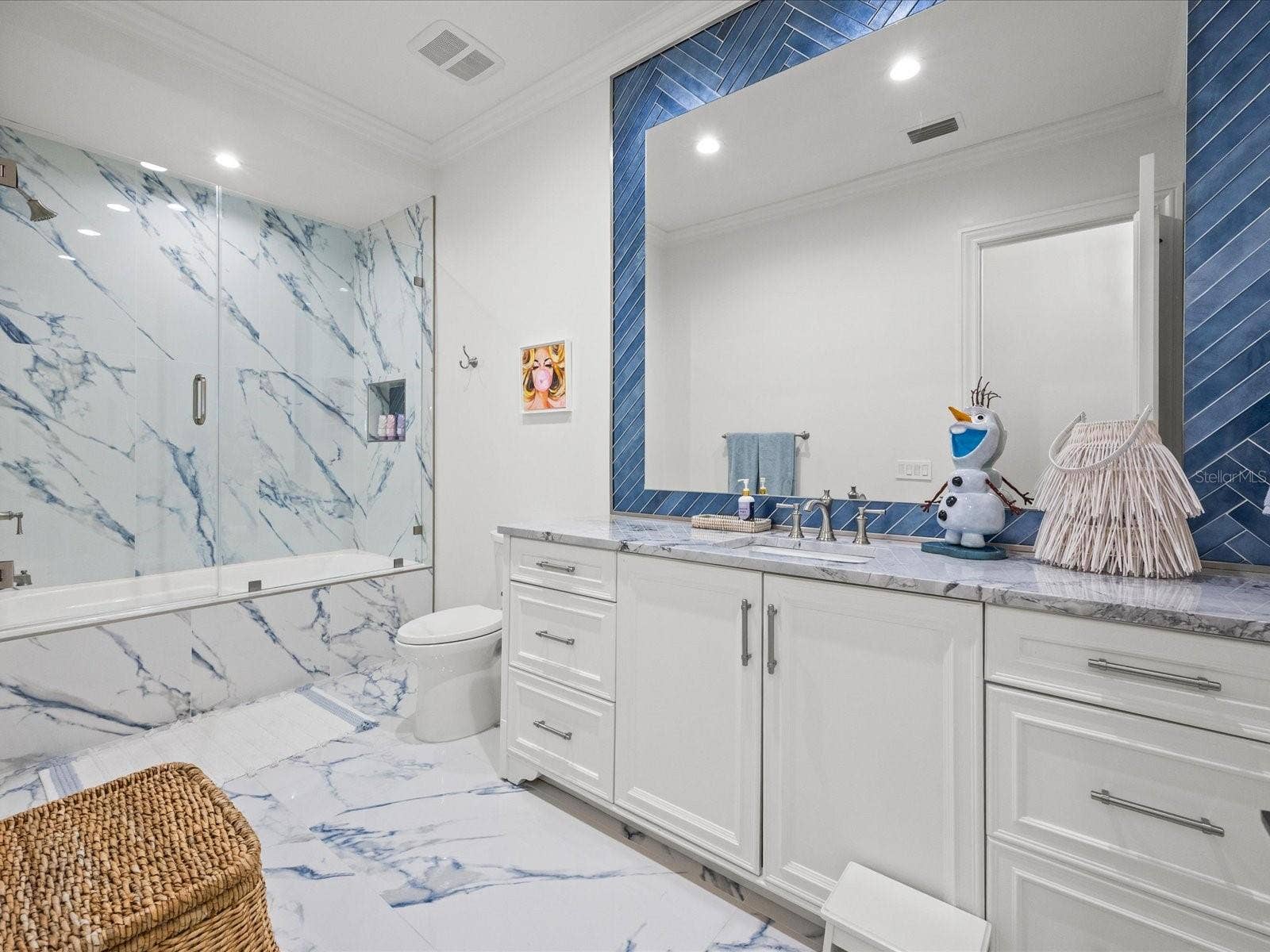 9832 LAUREL VALLEY DRIVE, Windermere, FL 34786 9832 LAUREL VALLEY DRIVE, Windermere, FL 34786