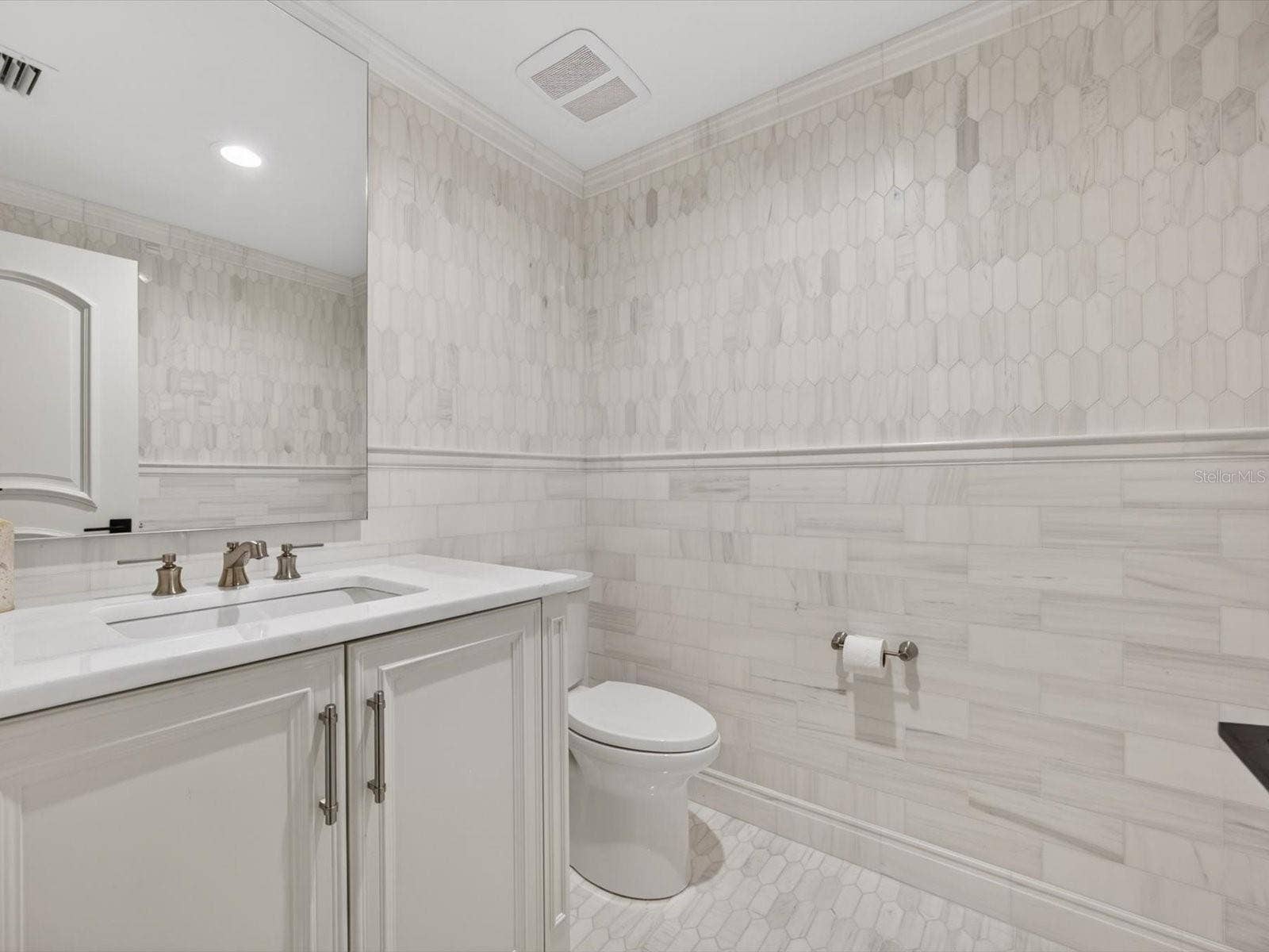 9832 LAUREL VALLEY DRIVE, Windermere, FL 34786 9832 LAUREL VALLEY DRIVE, Windermere, FL 34786