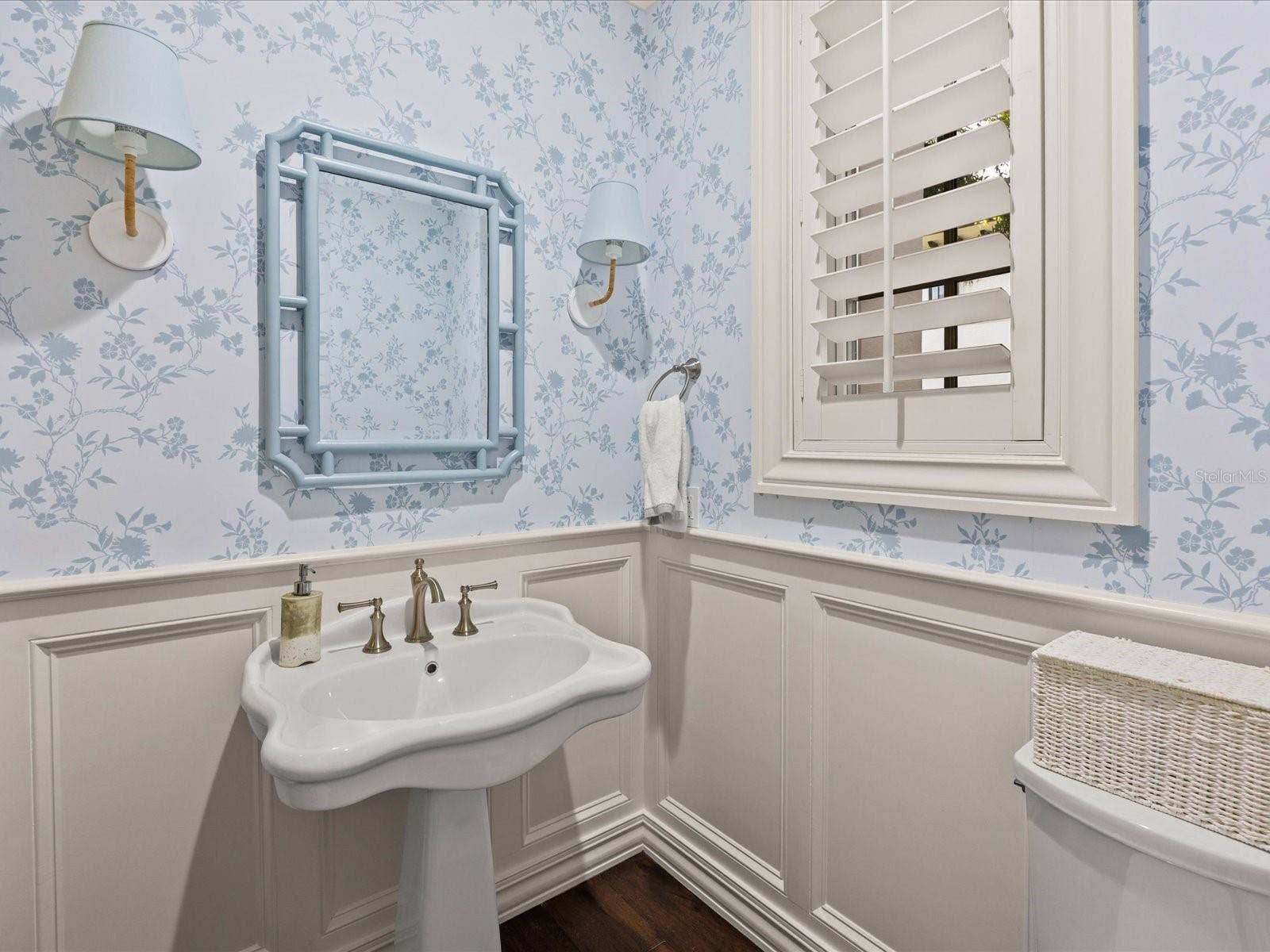 9832 LAUREL VALLEY DRIVE, Windermere, FL 34786 9832 LAUREL VALLEY DRIVE, Windermere, FL 34786