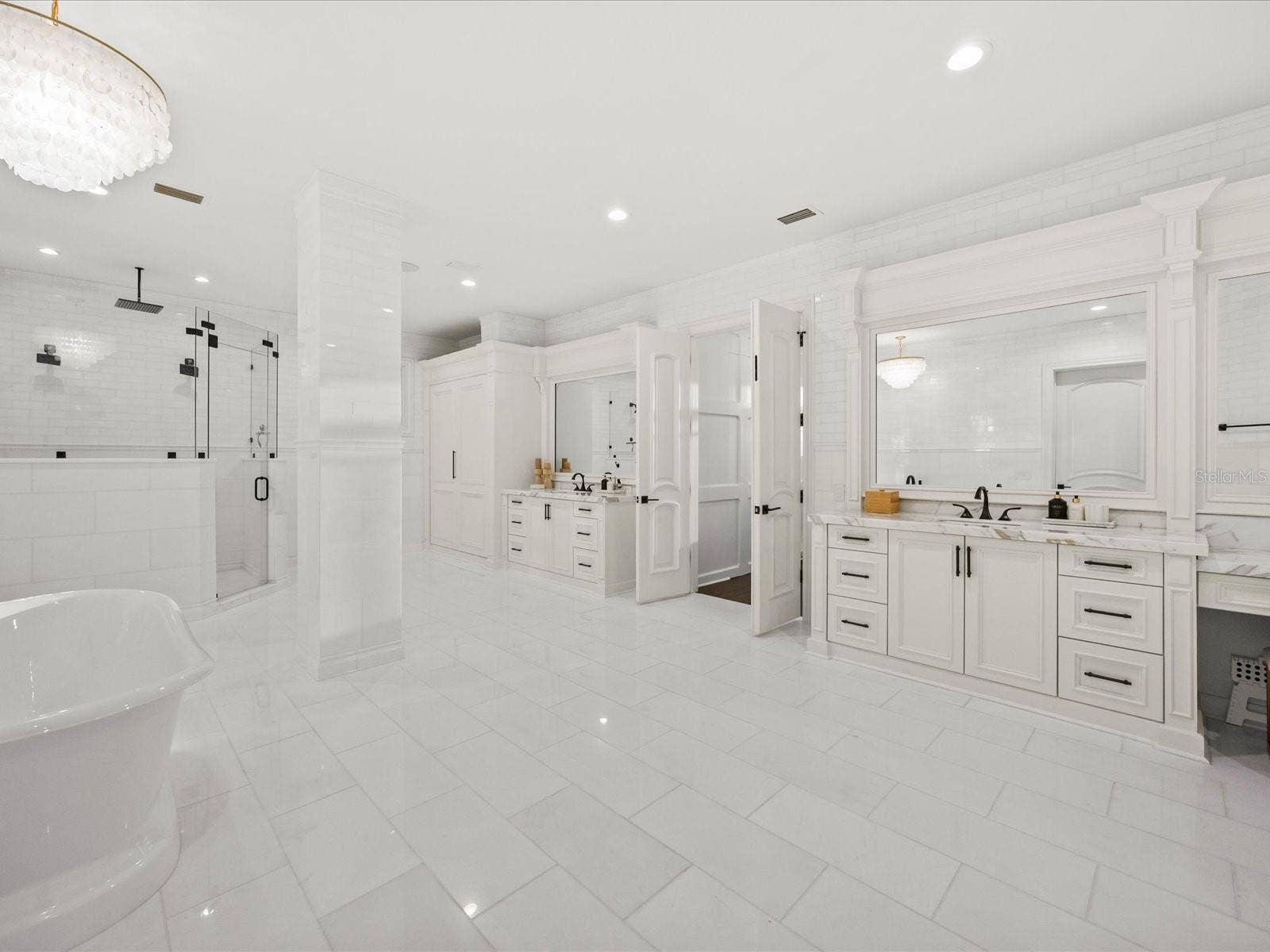 9832 LAUREL VALLEY DRIVE, Windermere, FL 34786 9832 LAUREL VALLEY DRIVE, Windermere, FL 34786
