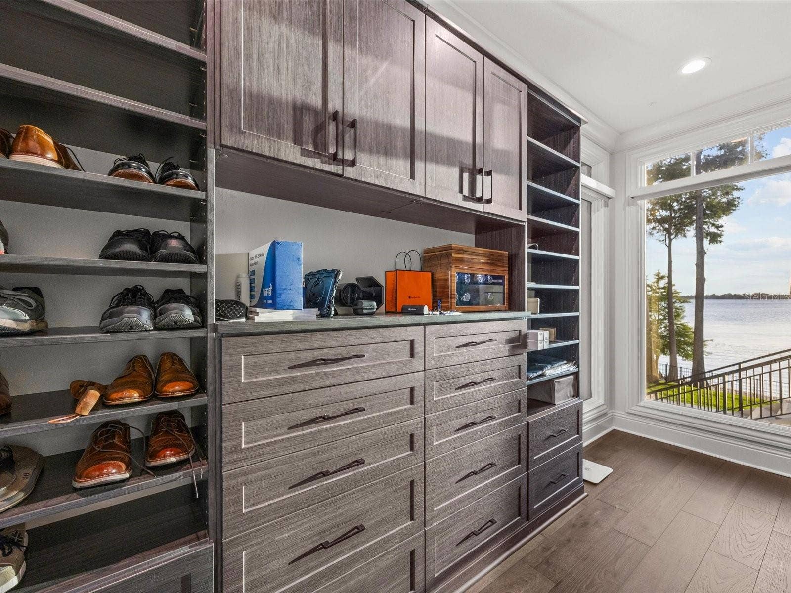 9832 LAUREL VALLEY DRIVE, Windermere, FL 34786 9832 LAUREL VALLEY DRIVE, Windermere, FL 34786