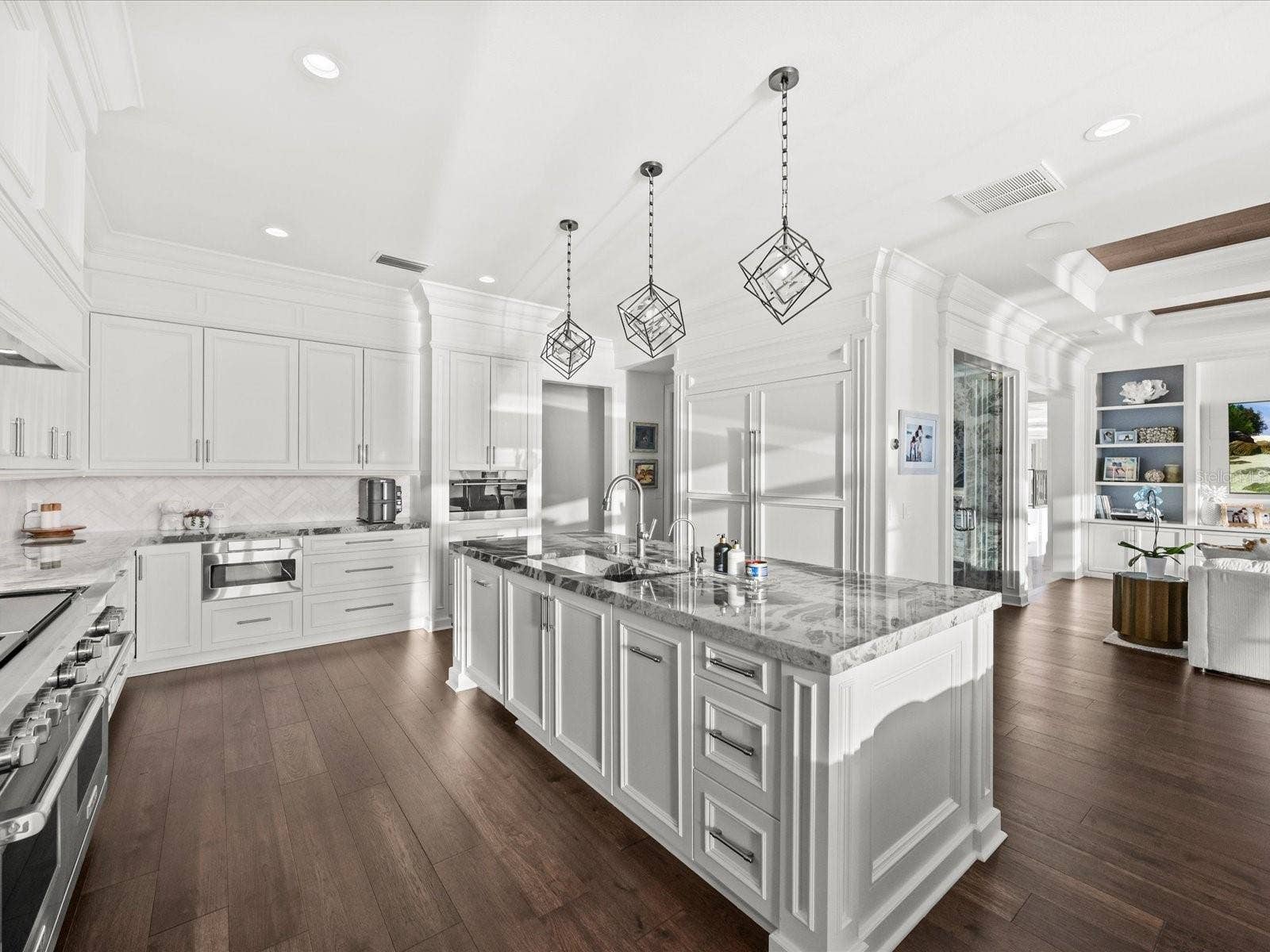 9832 LAUREL VALLEY DRIVE, Windermere, FL 34786 9832 LAUREL VALLEY DRIVE, Windermere, FL 34786