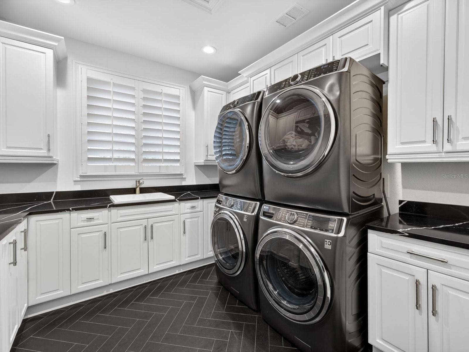 9832 LAUREL VALLEY DRIVE, Windermere, FL 34786 9832 LAUREL VALLEY DRIVE, Windermere, FL 34786