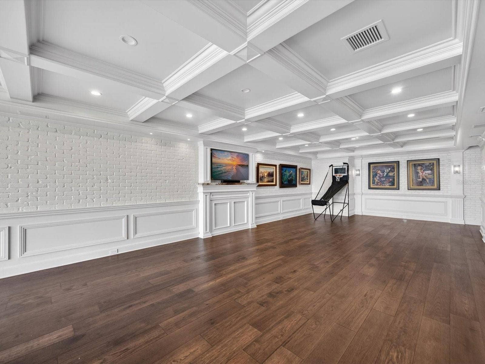 9832 LAUREL VALLEY DRIVE, Windermere, FL 34786 9832 LAUREL VALLEY DRIVE, Windermere, FL 34786