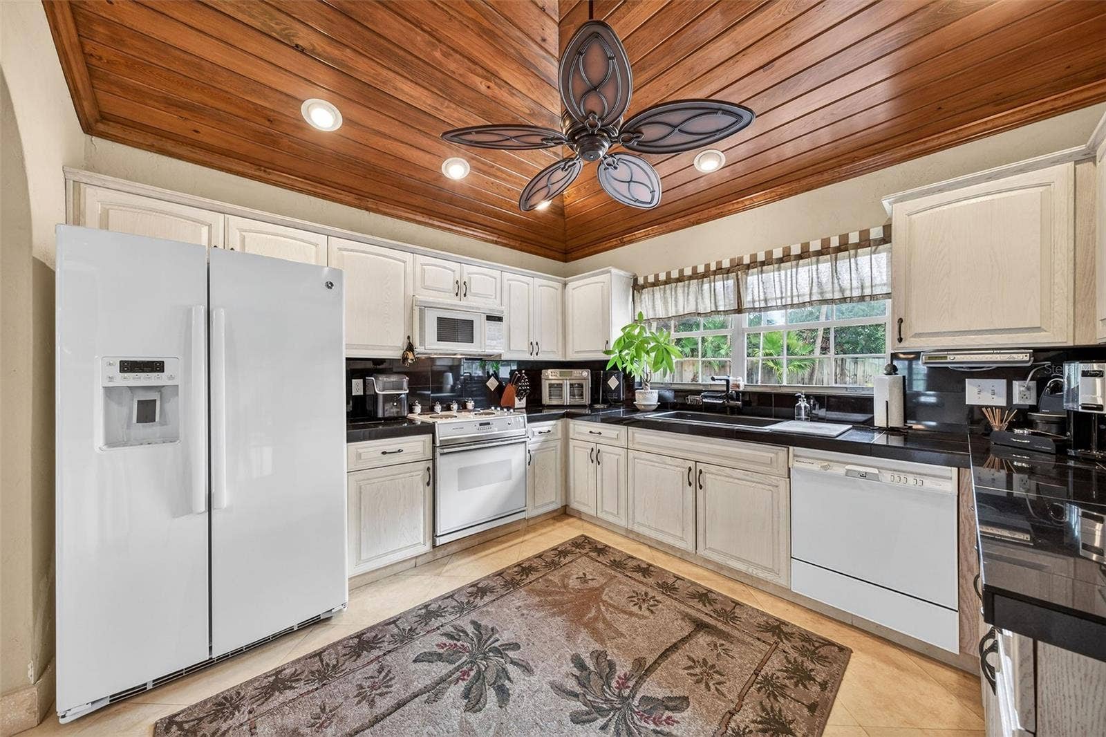 830 LAKE DAVIS DRIVE, Orlando, FL 32806