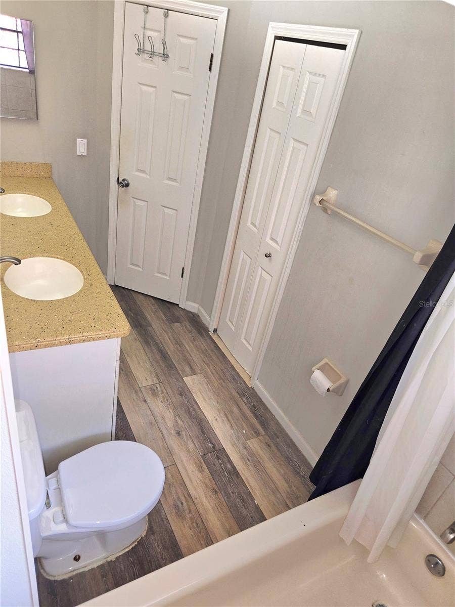 8433 COMMANDER COVE, Winter Park, FL 32792 Upstairs Full Bathroom view 2