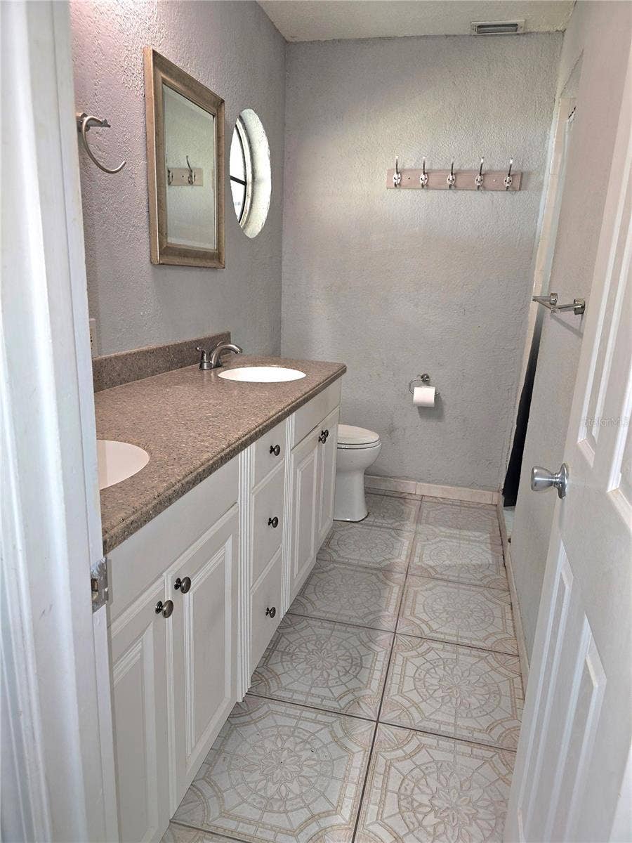 8433 COMMANDER COVE, Winter Park, FL 32792 Primary Bathroom