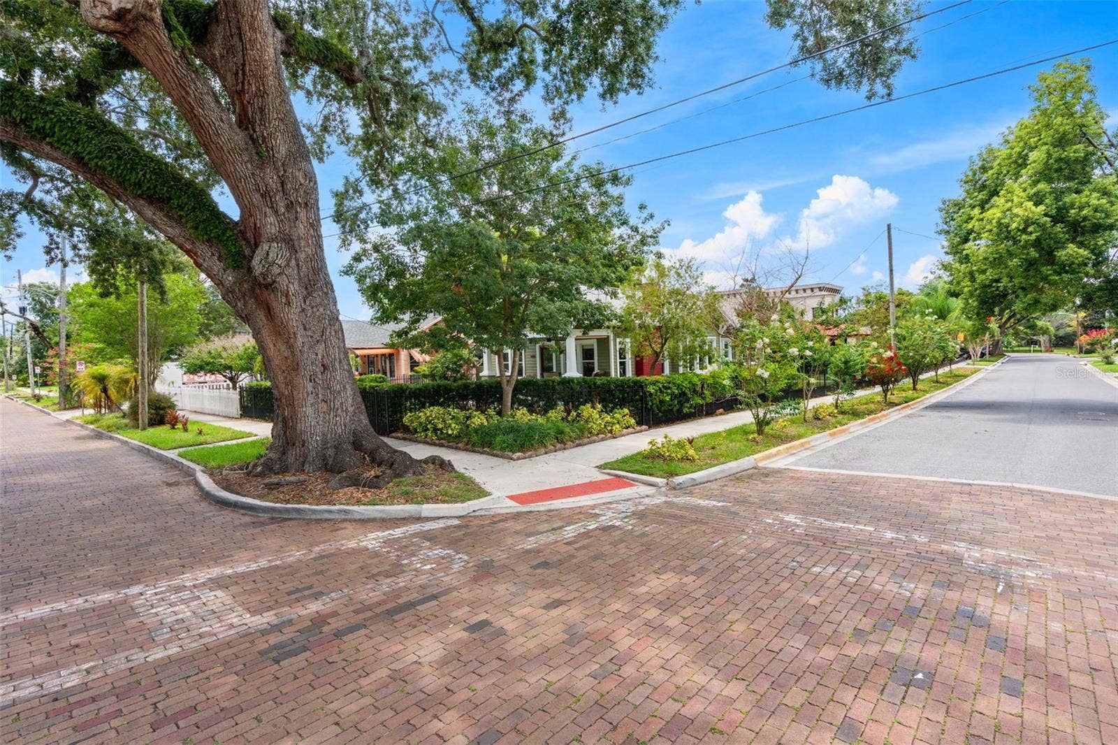 900 E PINE STREET, Orlando, FL 32801 900 E PINE STREET, Orlando, FL 32801