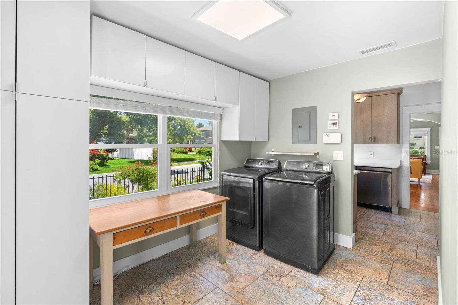 900 E PINE STREET, Orlando, FL 32801 900 E PINE STREET, Orlando, FL 32801