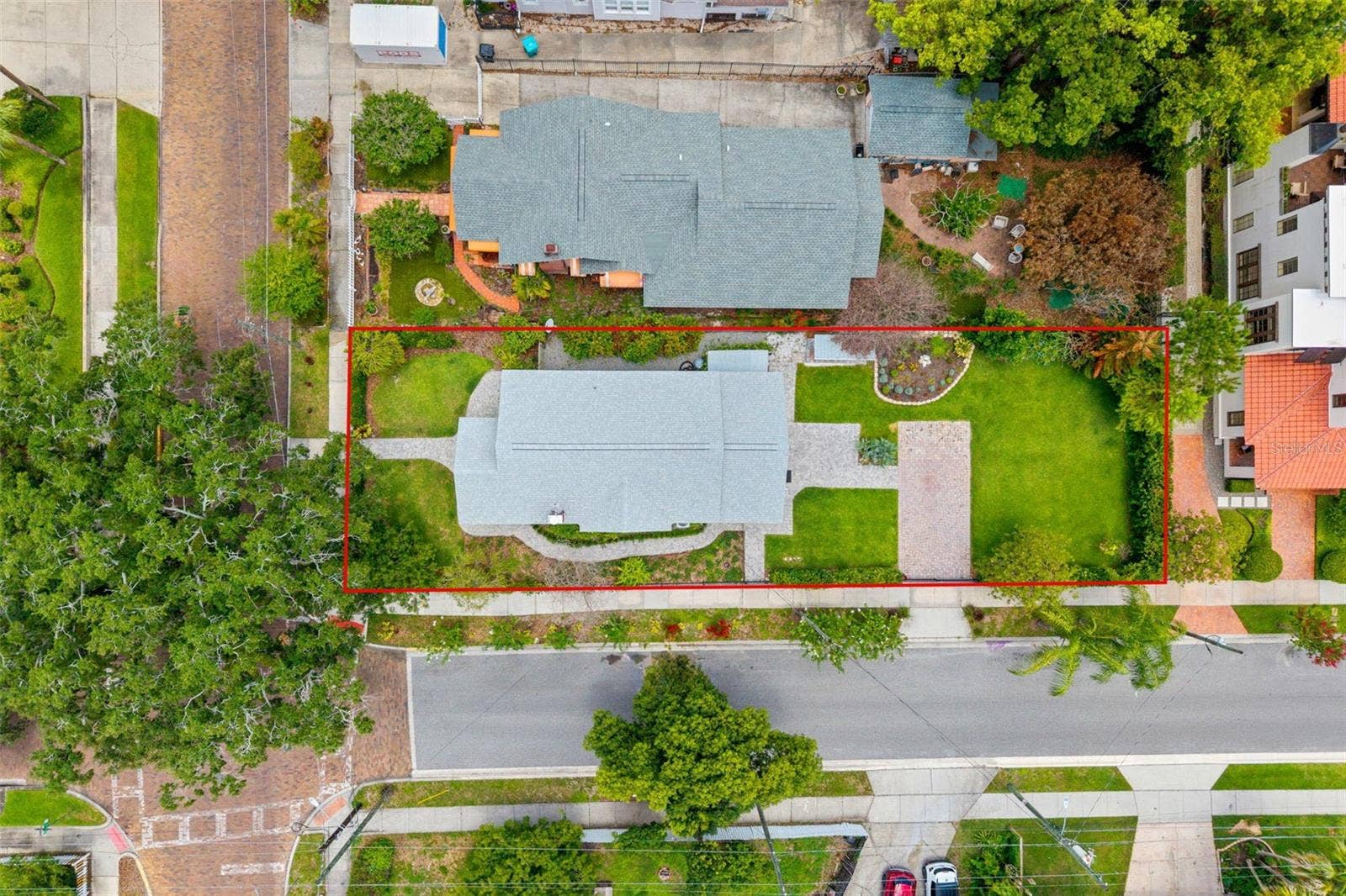 900 E PINE STREET, Orlando, FL 32801 900 E PINE STREET, Orlando, FL 32801