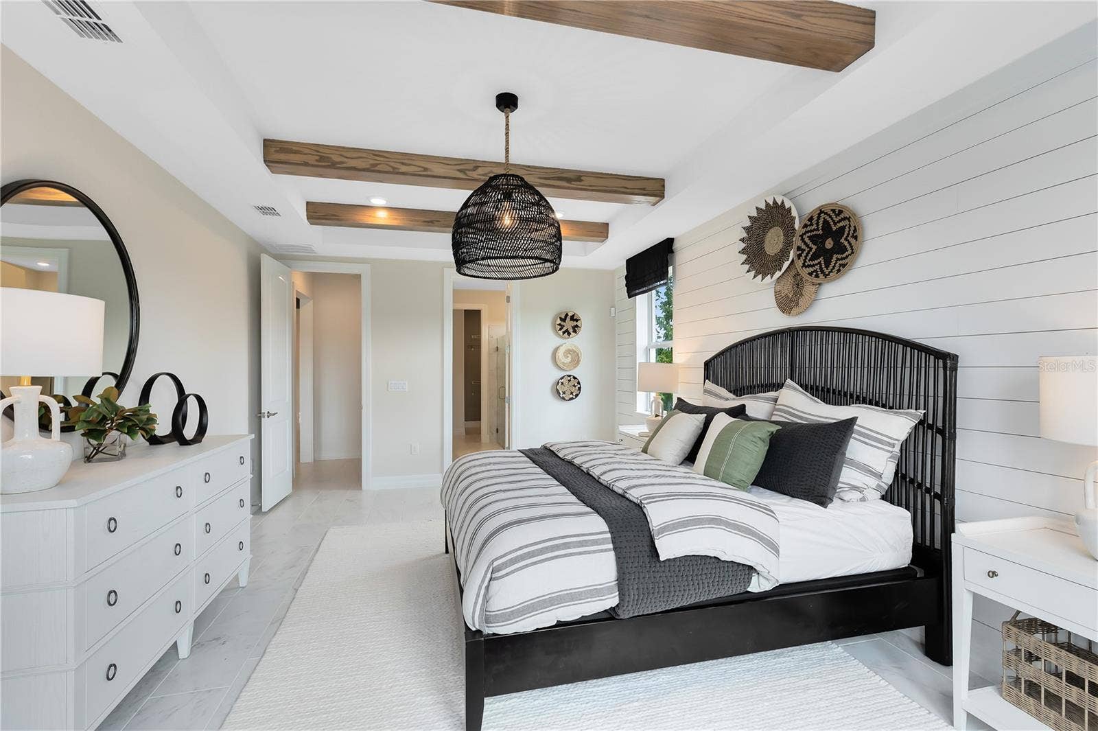 5237 HANDSOME HILLS DRIVE, Mount Dora, FL 32757 Model Home Design Only. Pictures and furnishings are for illustrative purposes only. Elevations, colors and options may vary. Furniture is for model home staging only.