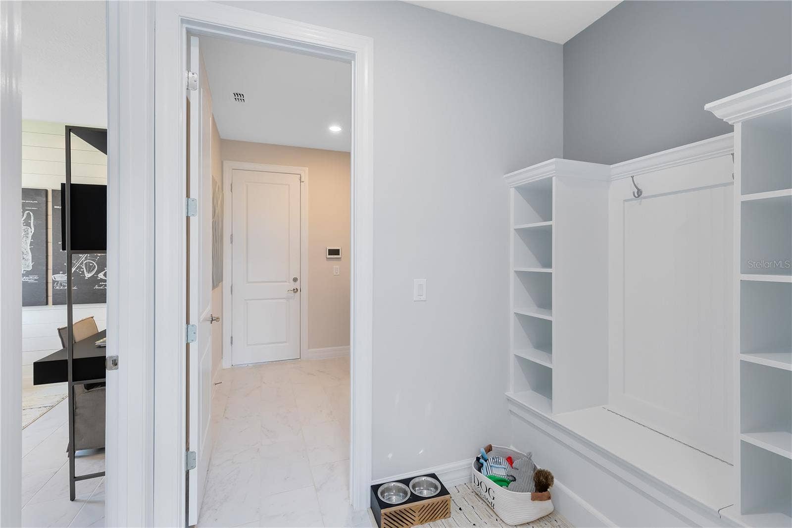 5237 HANDSOME HILLS DRIVE, Mount Dora, FL 32757 Model Home Design Only. Pictures and furnishings are for illustrative purposes only. Elevations, colors and options may vary. Furniture is for model home staging only.