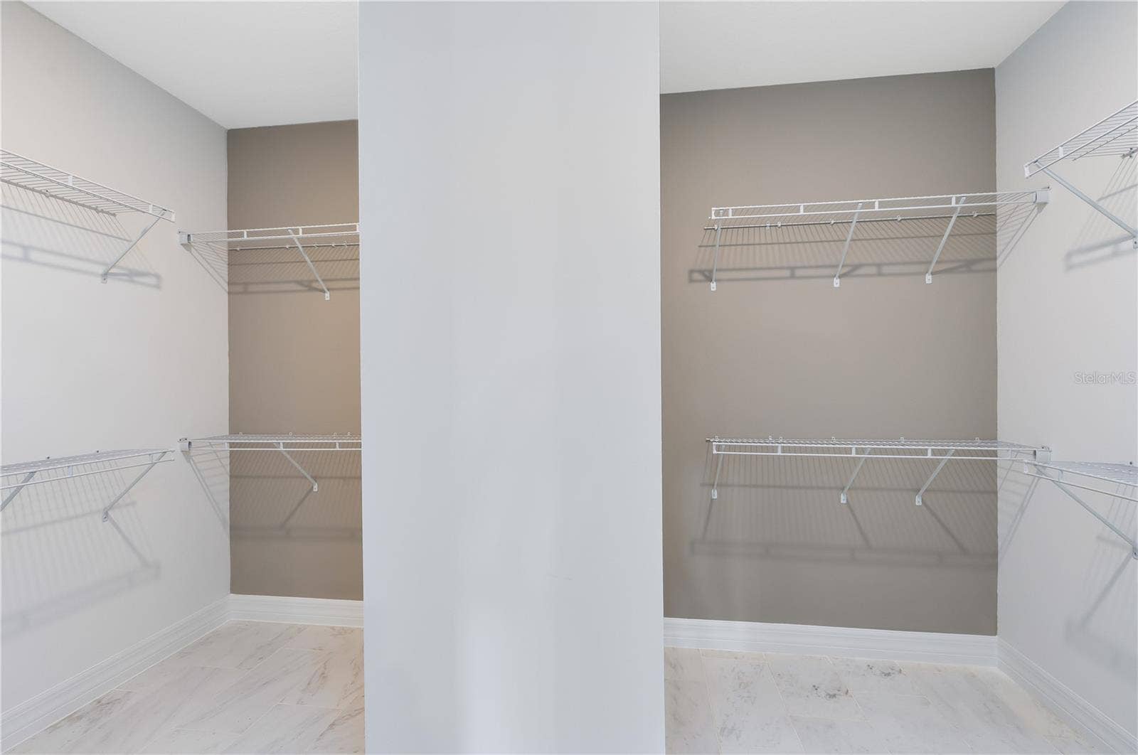 5237 HANDSOME HILLS DRIVE, Mount Dora, FL 32757 Model Home Design Only. Pictures and furnishings are for illustrative purposes only. Elevations, colors and options may vary. Furniture is for model home staging only.