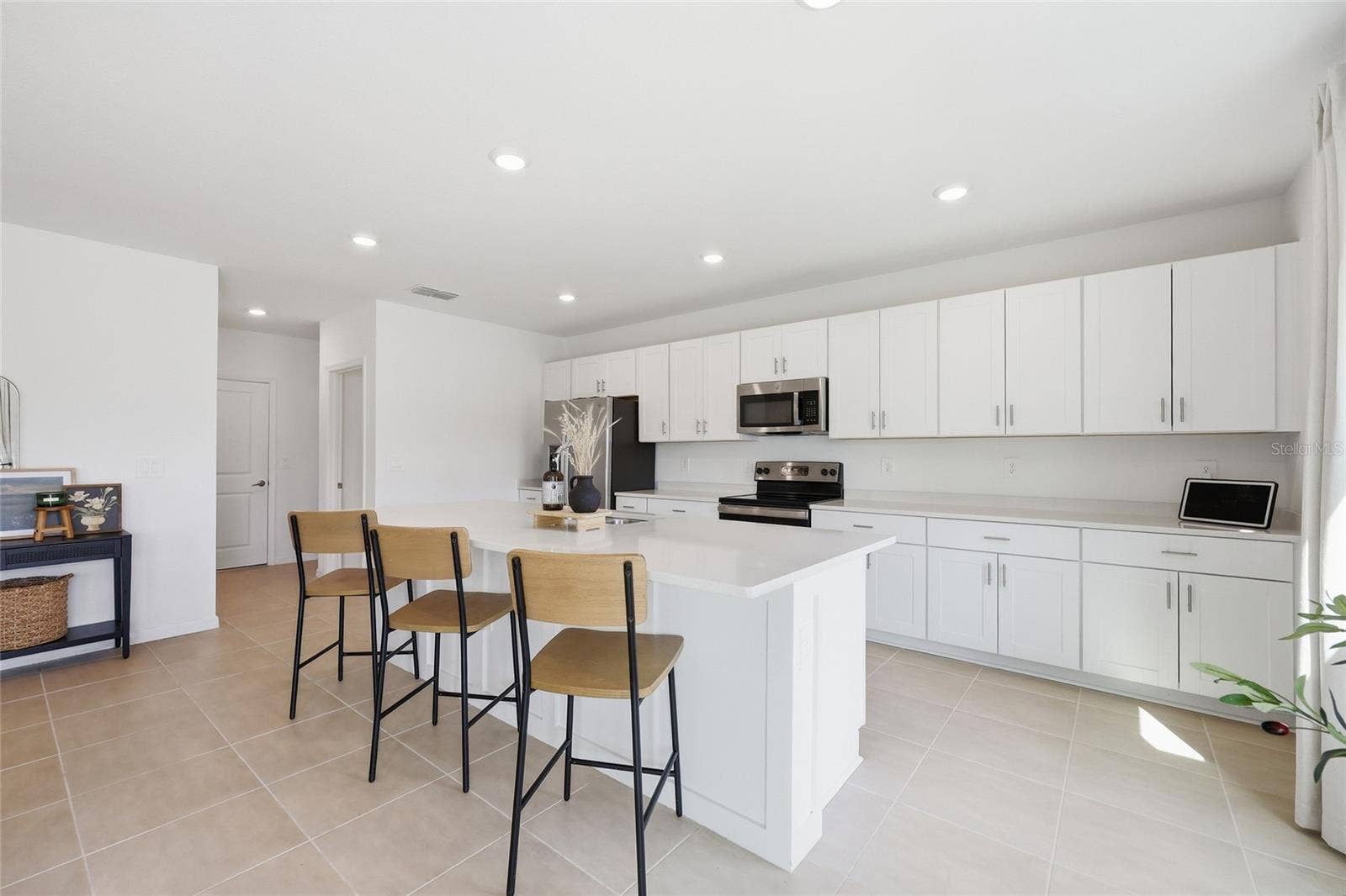 1017 CALICO POINTE CIRCLE, Groveland, FL 34736