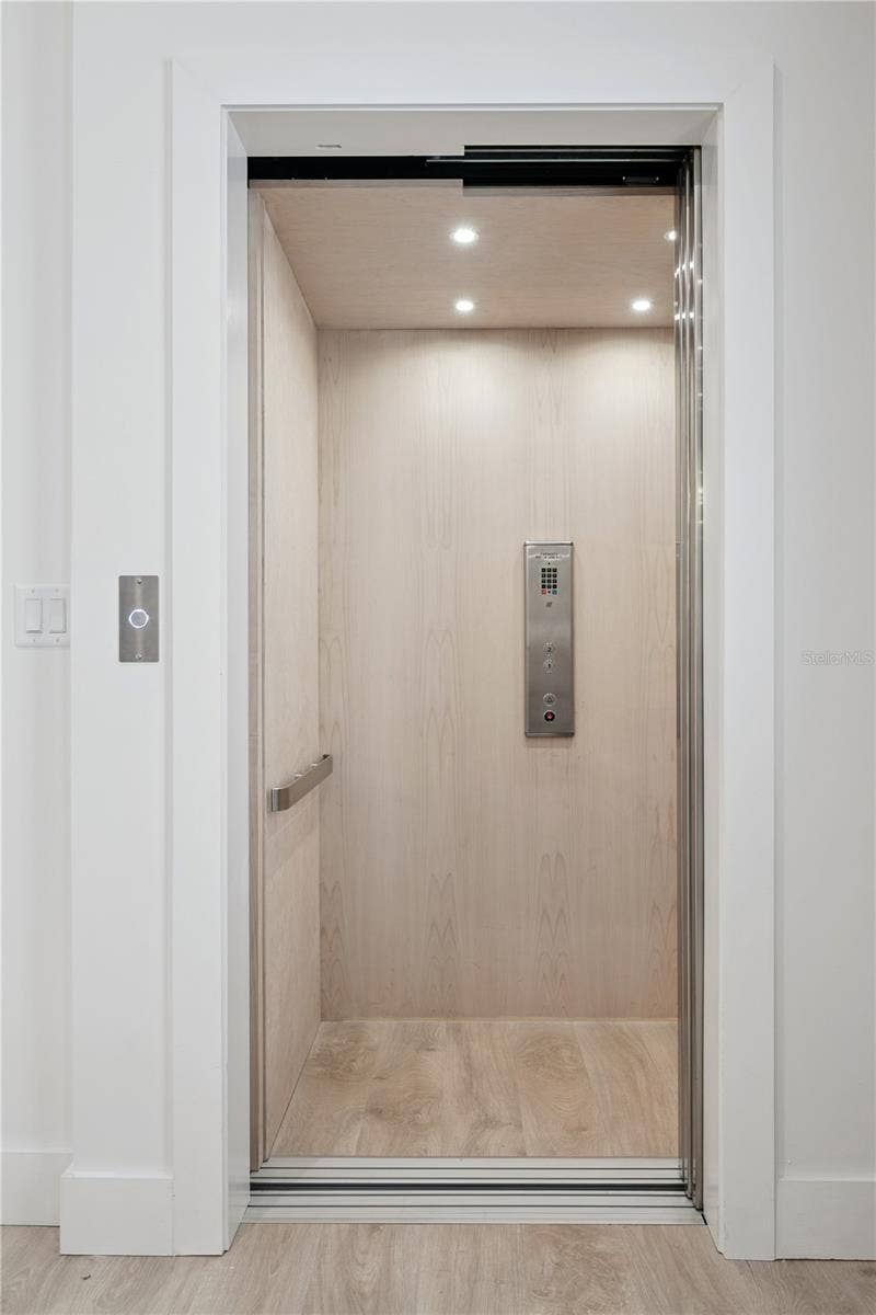 512 W SWOOPE AVENUE, Winter Park, FL 32789 In-Unit Elevator