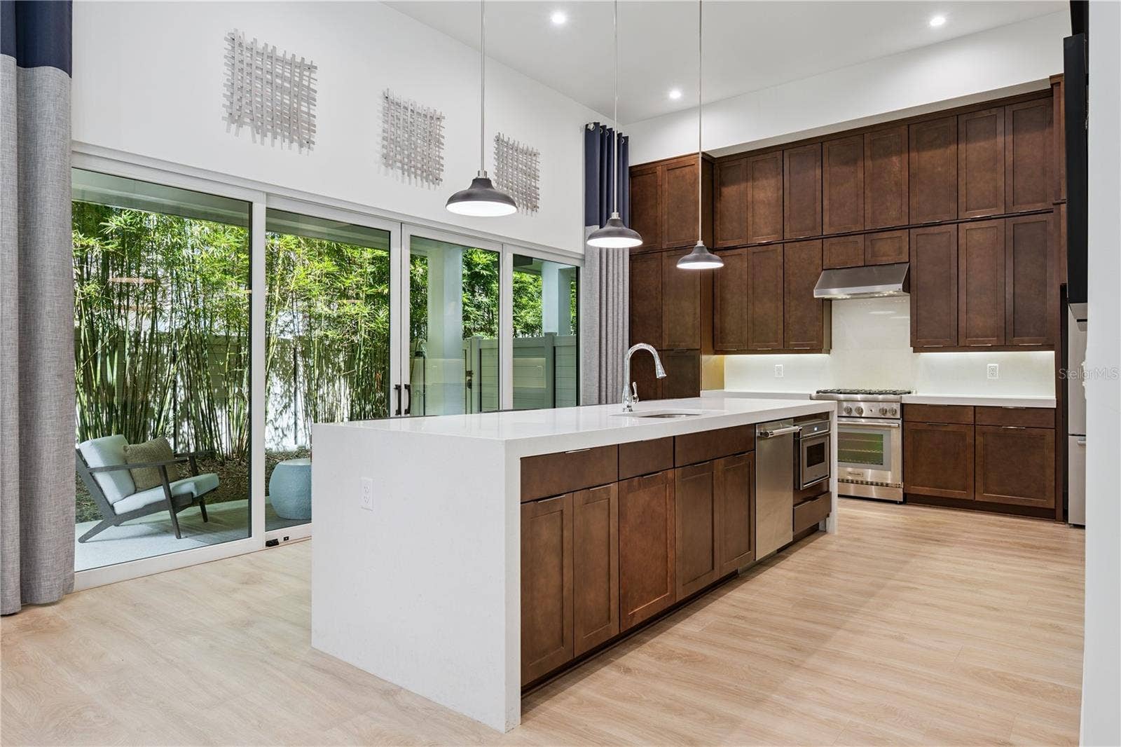 512 W SWOOPE AVENUE, Winter Park, FL 32789 Gourmet Kitchen with Stacked Upper Flat Cabinets