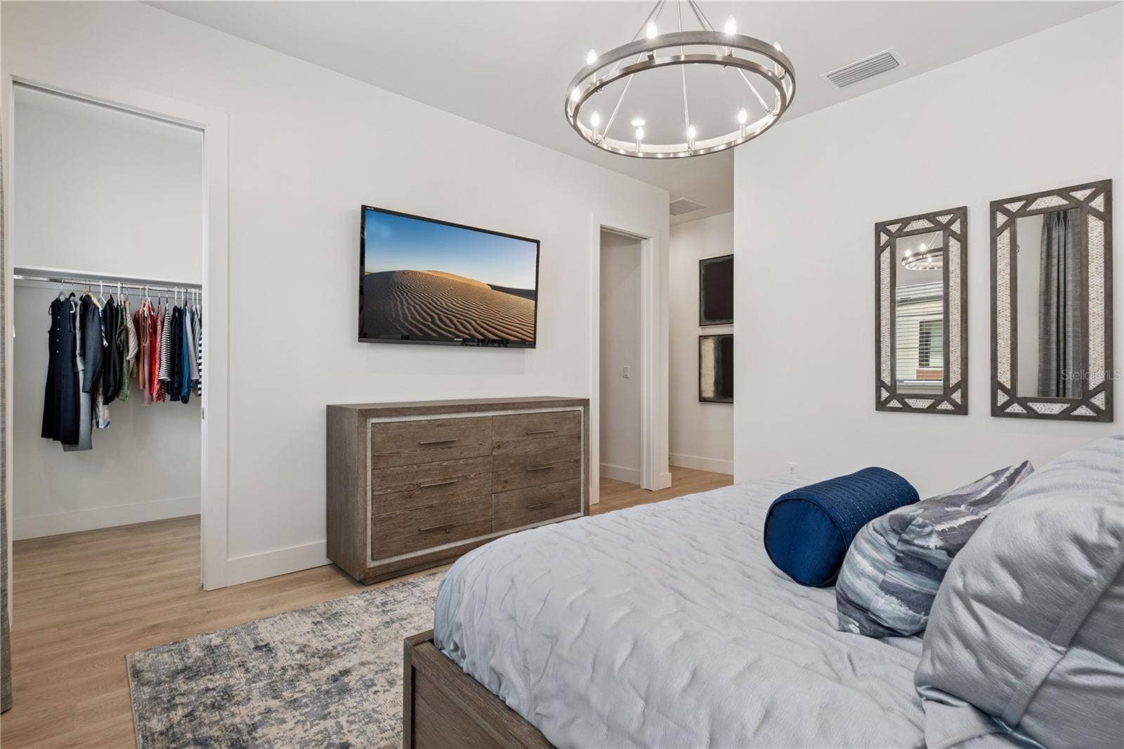 512 W SWOOPE AVENUE, Winter Park, FL 32789 Primary Bedroom with Two Spacious Walk-In Closets and Ensuite