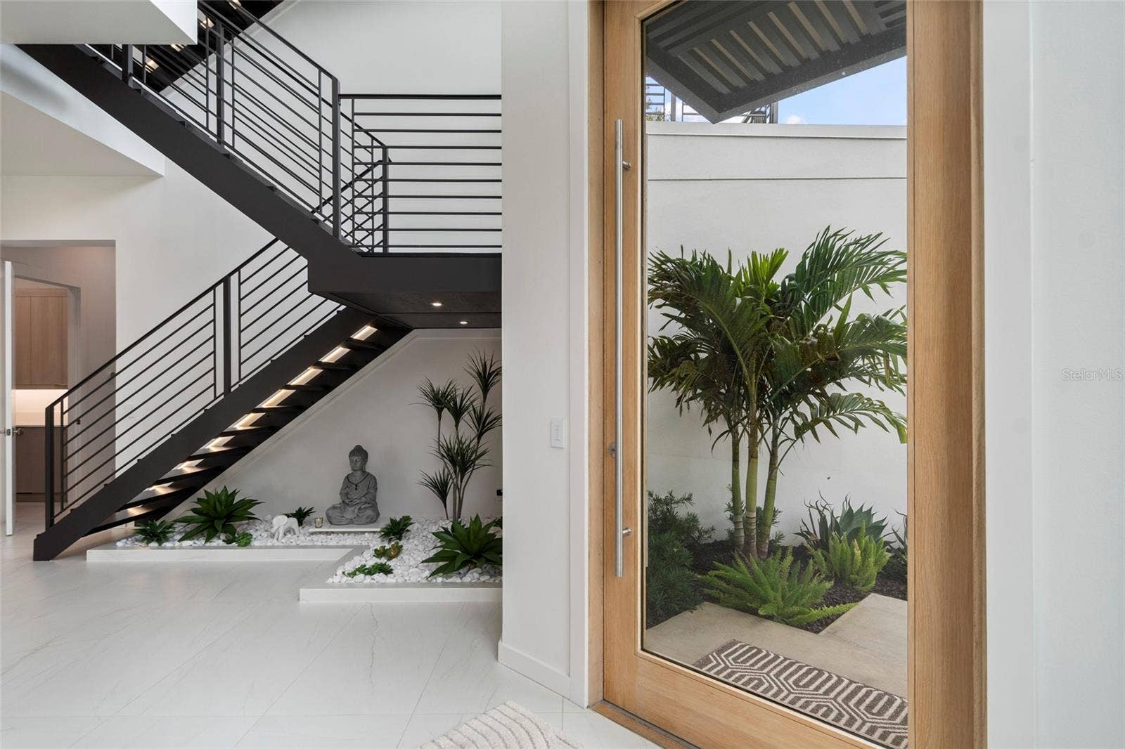 9061 RON DEN LANE, Windermere, FL 34786 FLOATING STAIRCASE
