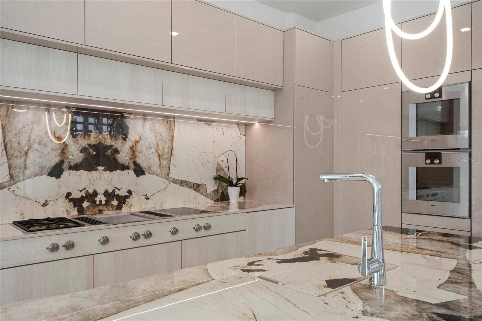 9061 RON DEN LANE, Windermere, FL 34786 GAGGANAU APPLIANCES