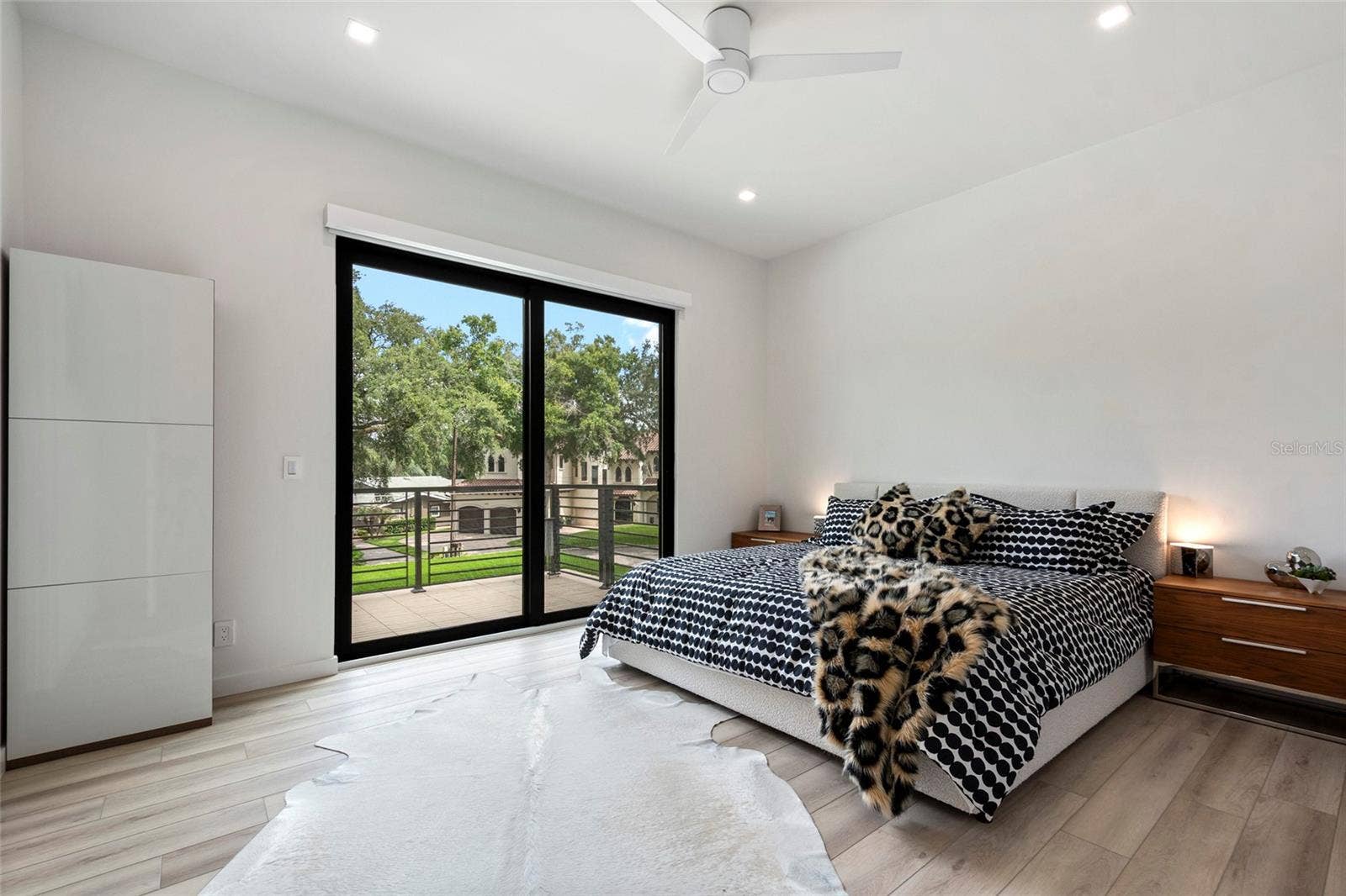 9061 RON DEN LANE, Windermere, FL 34786 EN SUITE BEDROOM 3 WITH PRIVATE BALCONY