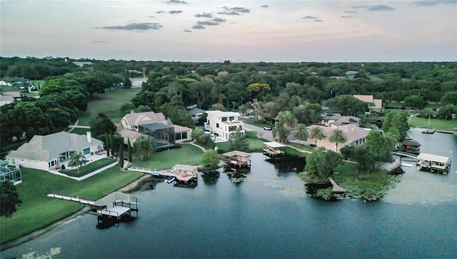 9061 RON DEN LANE, Windermere, FL 34786 9061 RON DEN LANE, Windermere, FL 34786