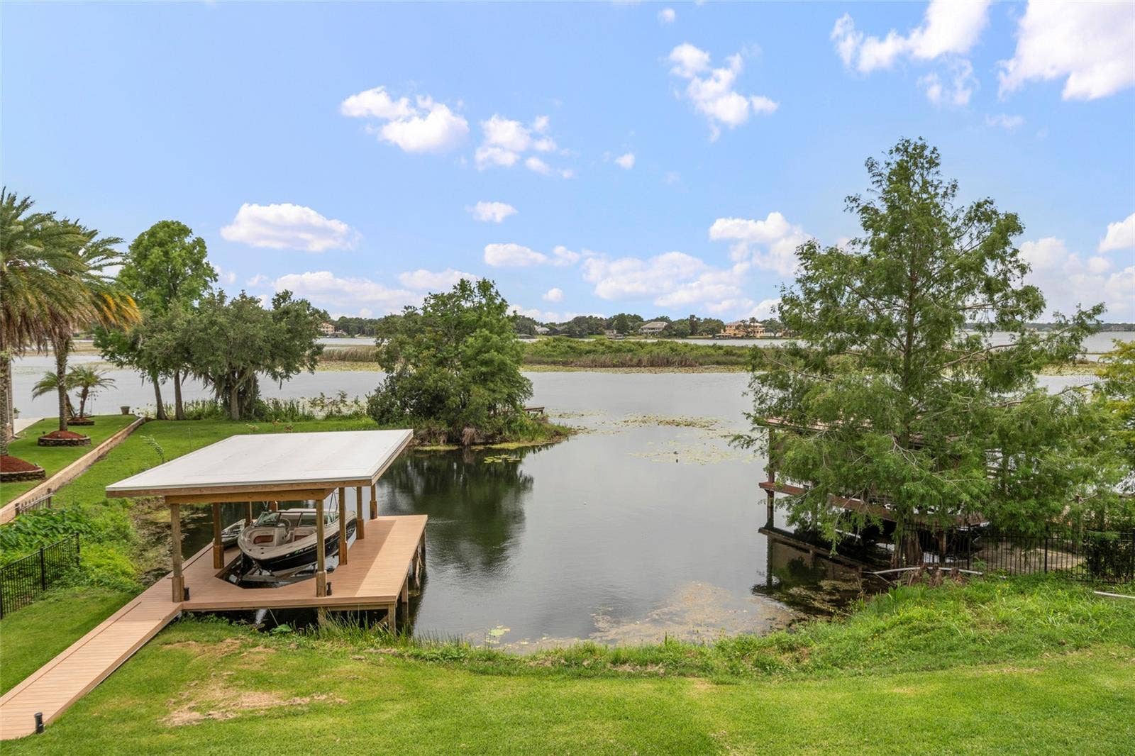 9061 RON DEN LANE, Windermere, FL 34786 9061 RON DEN LANE, Windermere, FL 34786