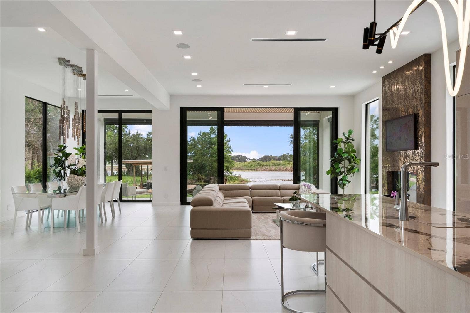 9061 RON DEN LANE, Windermere, FL 34786 9061 RON DEN LANE, Windermere, FL 34786