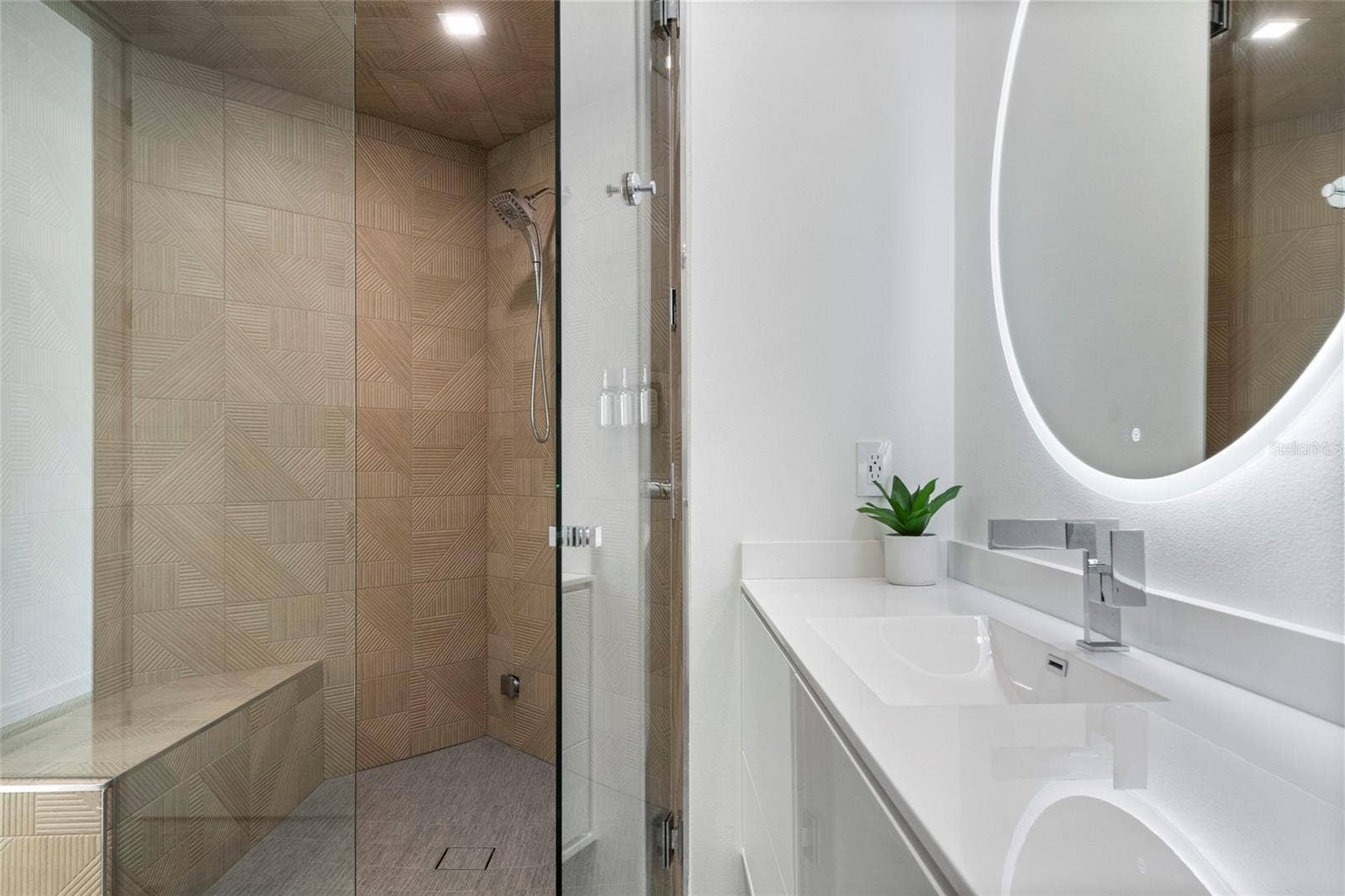 9061 RON DEN LANE, Windermere, FL 34786 STEAM SHOWER IN BEDROOM 2