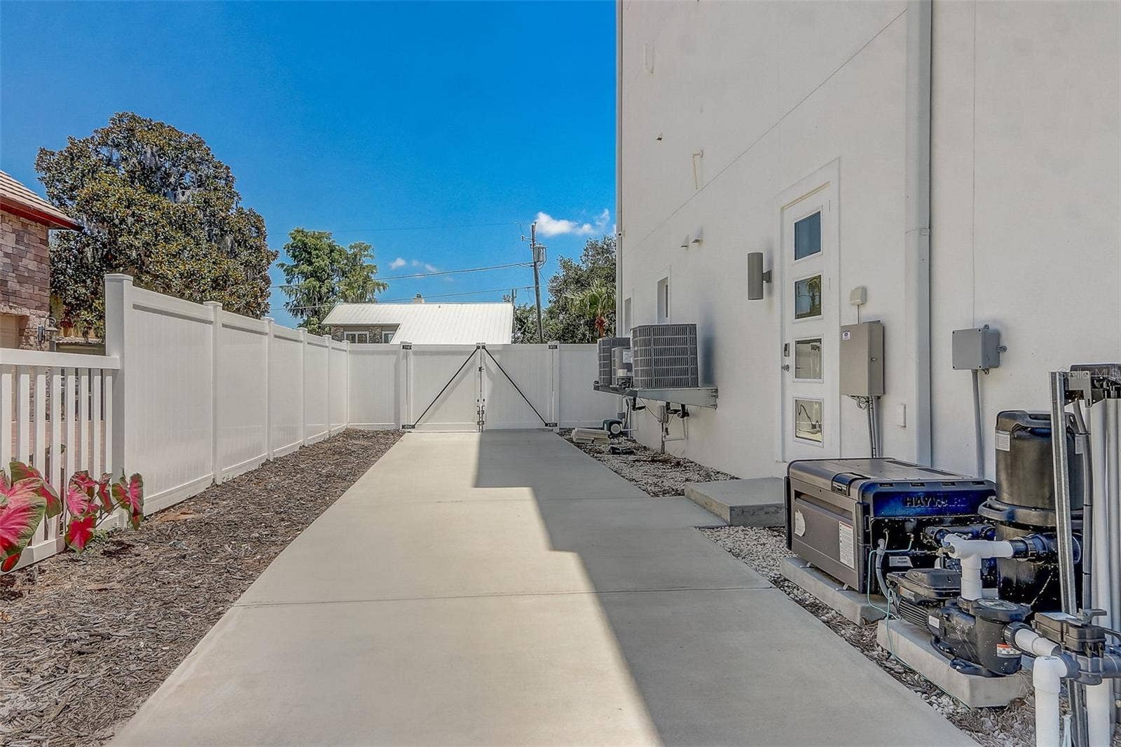 9940 LONE TREE LANE, Orlando, FL 32836 9940 LONE TREE LANE, Orlando, FL 32836
