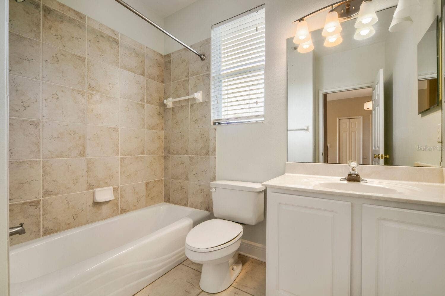 122 SOPHIA MARIE CV, Sanford, FL 32771 Bath 4