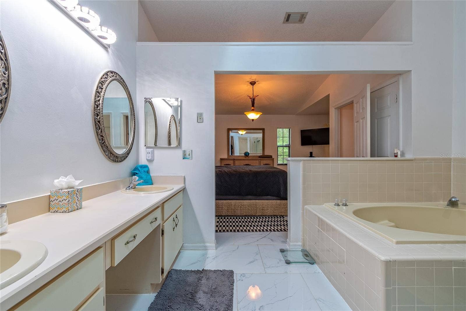 7720 CHAPELHILL DRIVE, Orlando, FL 32819 7720 CHAPELHILL DRIVE, Orlando, FL 32819
