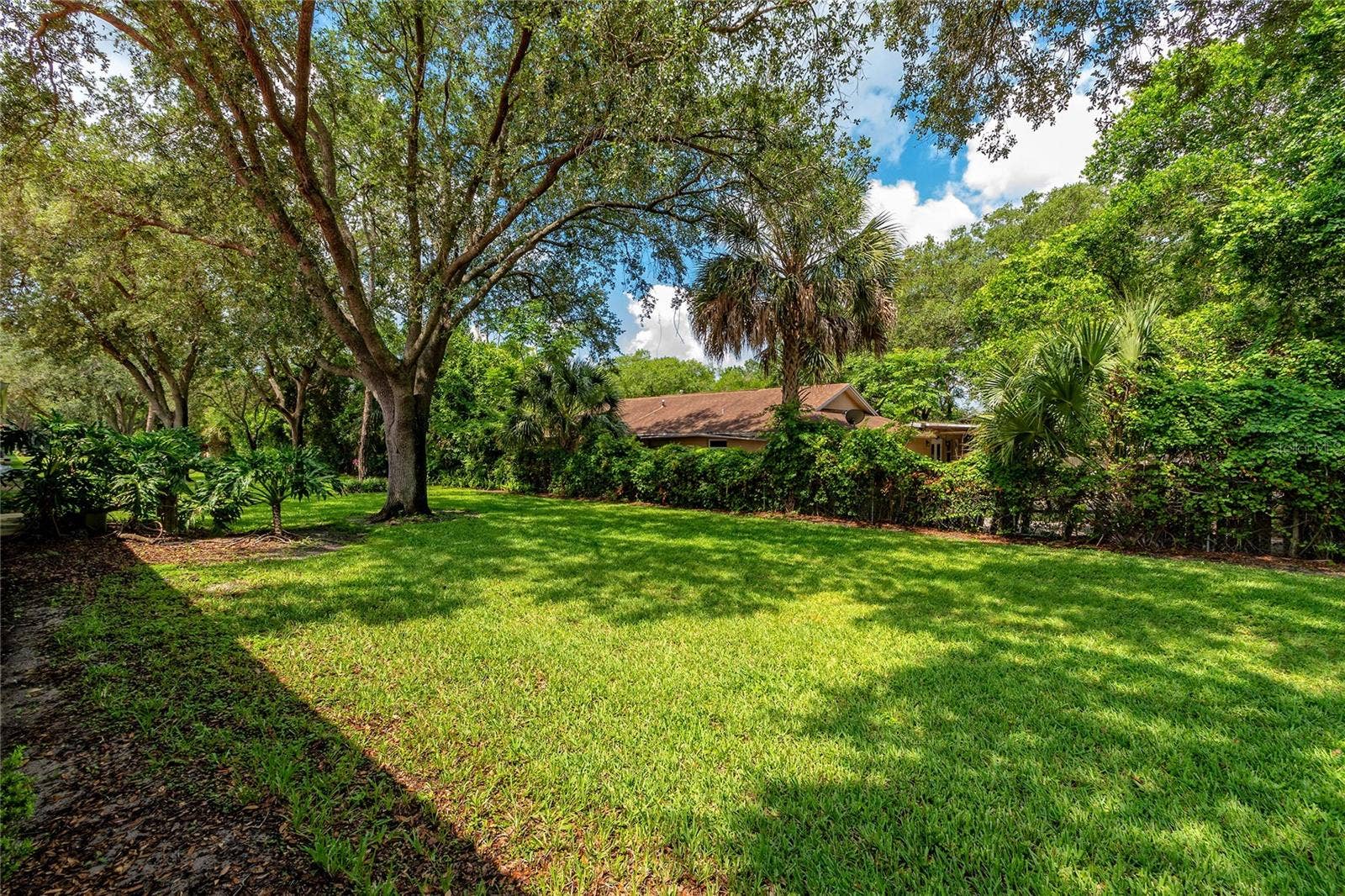 7720 CHAPELHILL DRIVE, Orlando, FL 32819 7720 CHAPELHILL DRIVE, Orlando, FL 32819