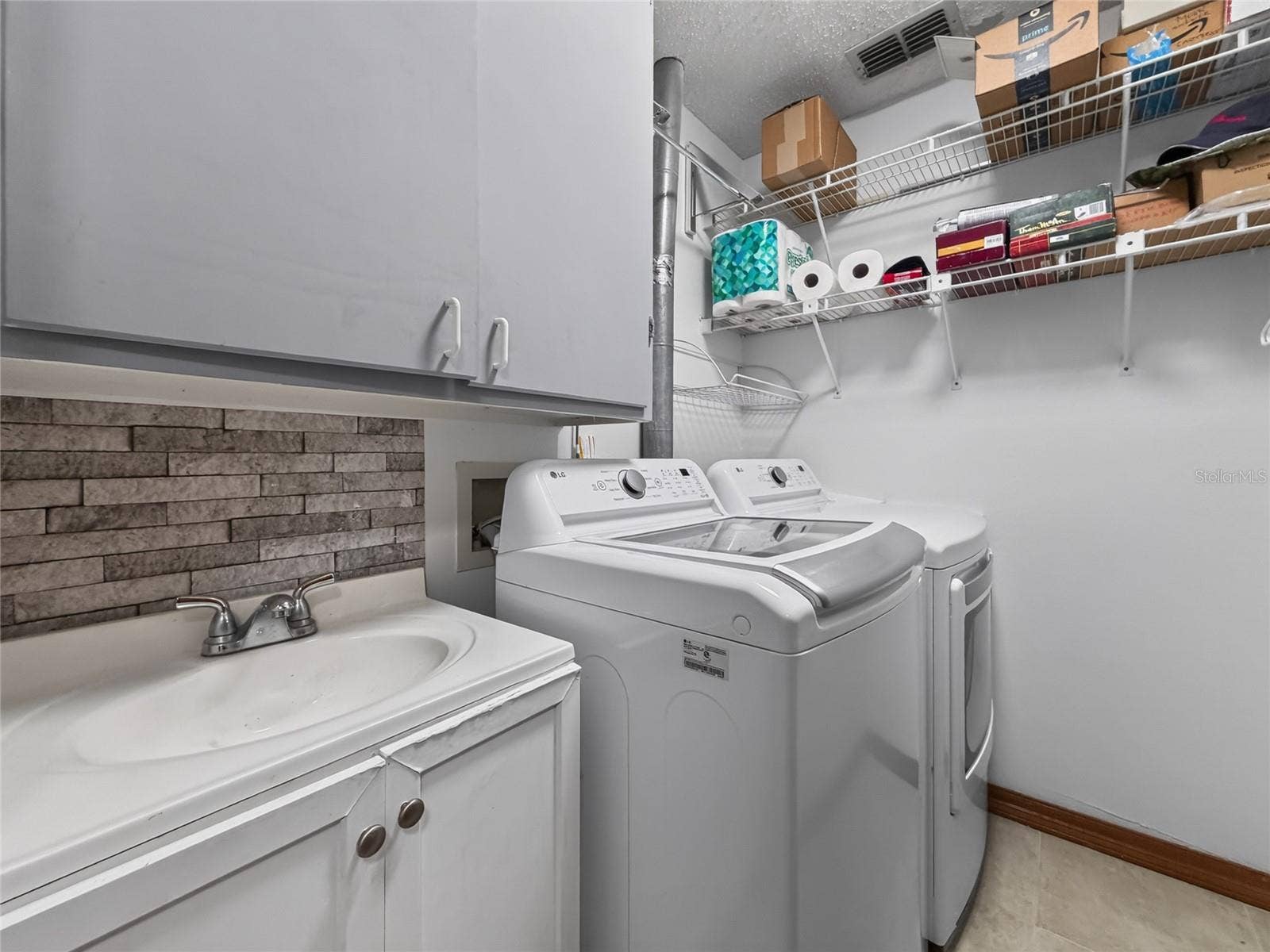 9731 SIBLEY CIRCLE, Orlando, FL 32836 9731 SIBLEY CIRCLE, Orlando, FL 32836