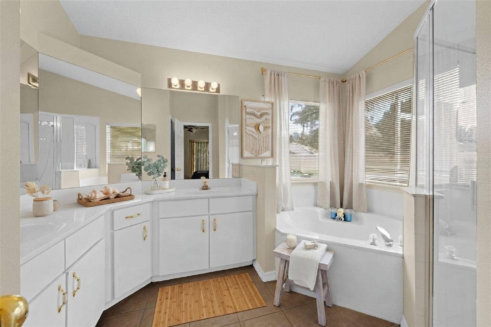 4919 JETTON DRIVE, Orlando, FL 32837 Virtually Staged Furnishings