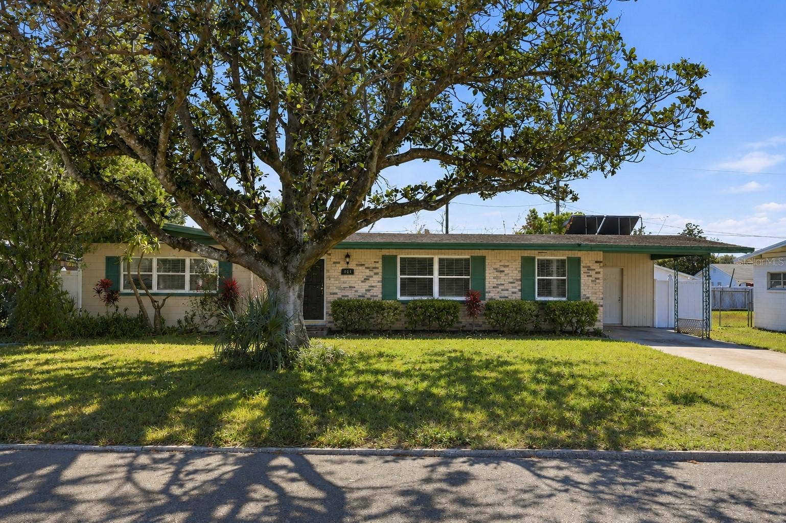 4412 ROCKLEDGE ROAD, Orlando, FL 32807 Virtually enhanced