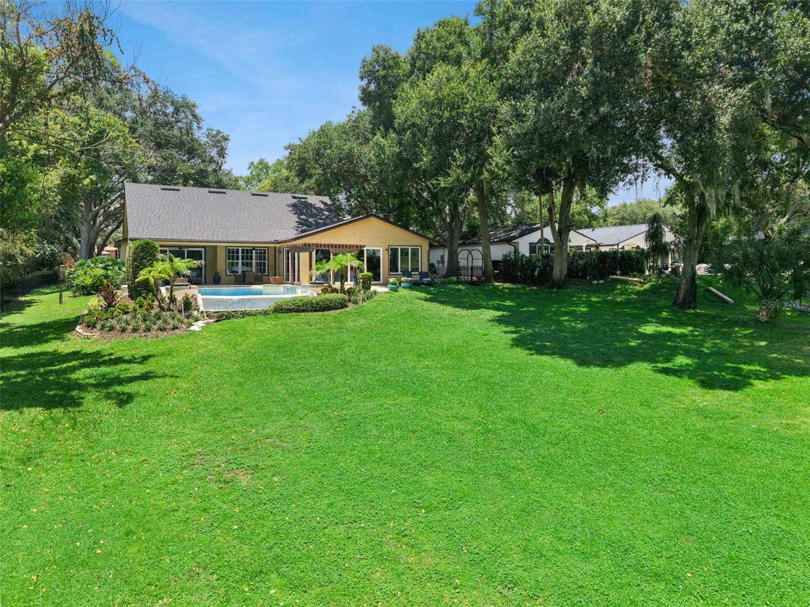 1629 HEMPEL AVENUE, Windermere, FL 34786 Big back yard great for running around in your bare feet