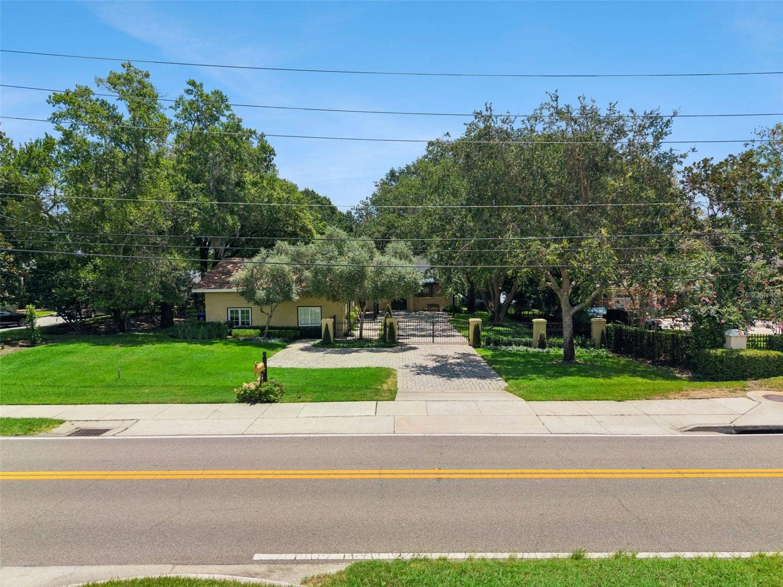 1629 HEMPEL AVENUE, Windermere, FL 34786 Home off Hempel Avenue. Local traffic