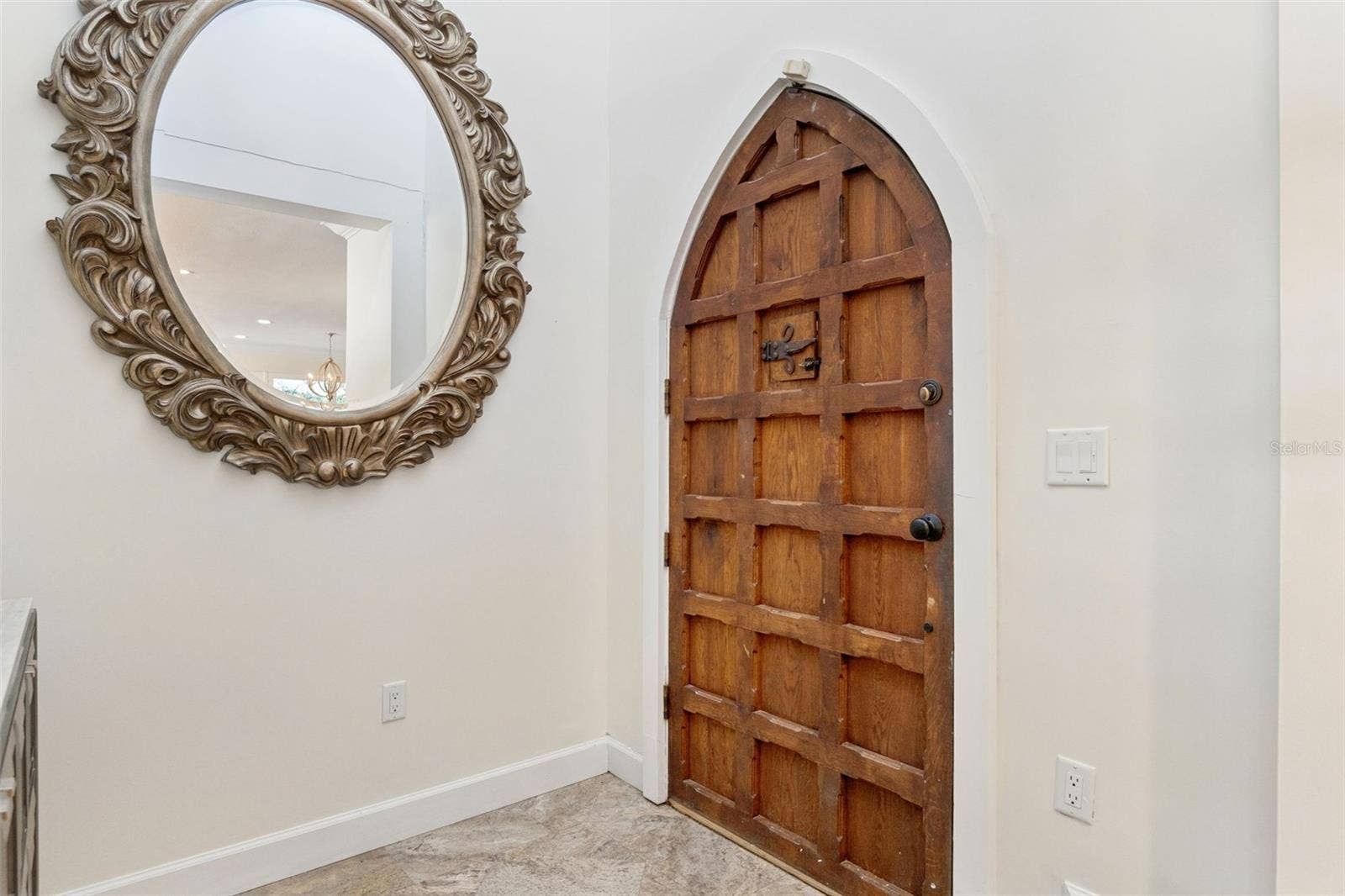 1629 HEMPEL AVENUE, Windermere, FL 34786 Turret like Vestibule warm entry.