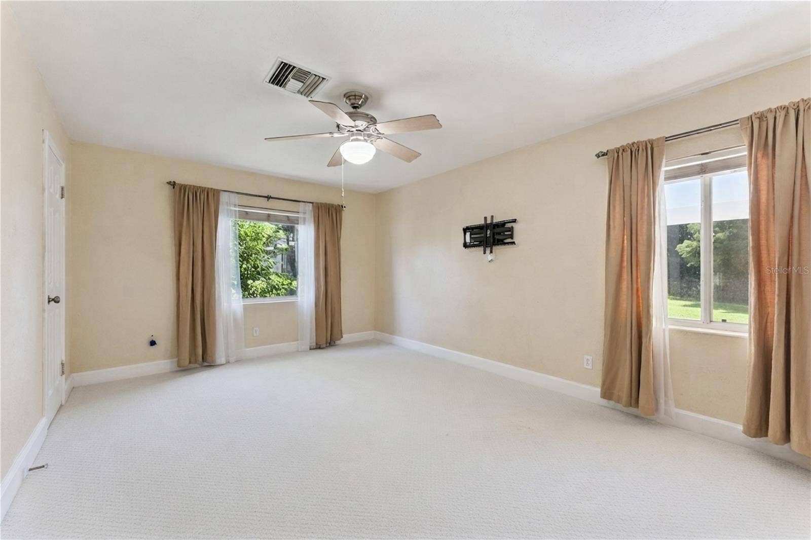 1003 LAKE BELL DRIVE, Winter Park, FL 32789 1003 LAKE BELL DRIVE, Winter Park, FL 32789
