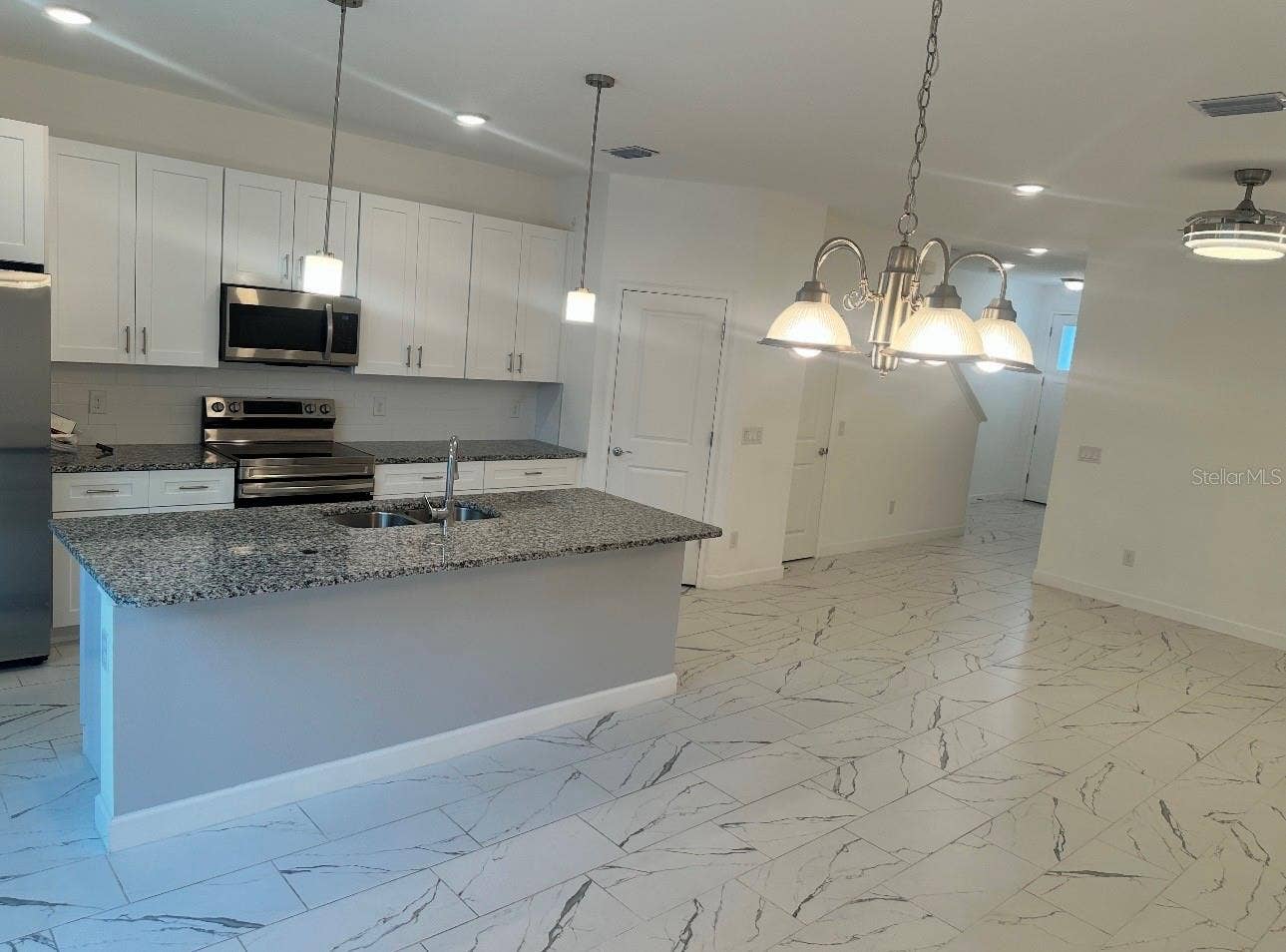 living/dining/kitchen