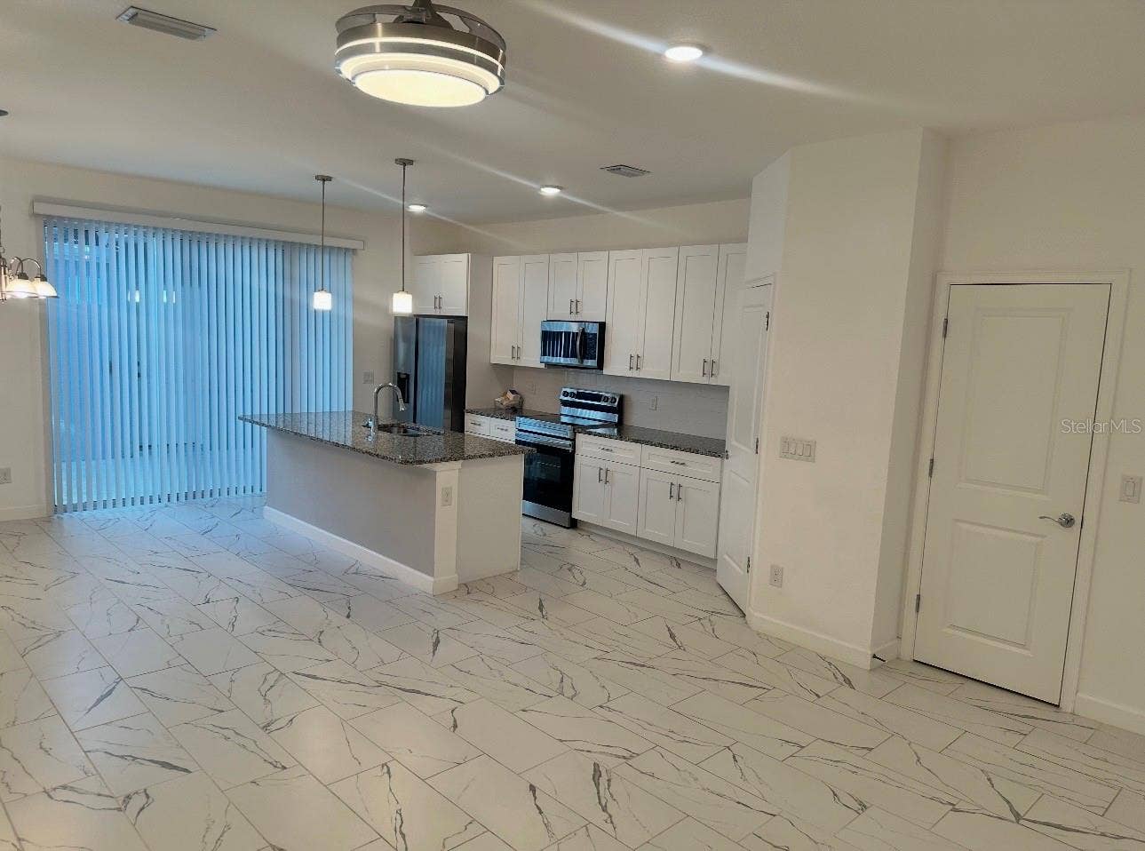 living/dining/kitchen