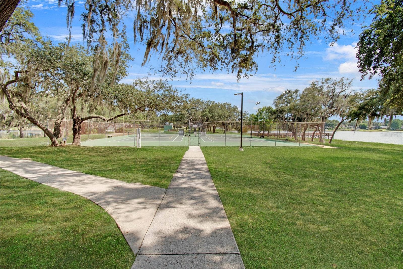 8628 GRANADA BOULEVARD, Orlando, FL 32836 8628 GRANADA BOULEVARD, Orlando, FL 32836