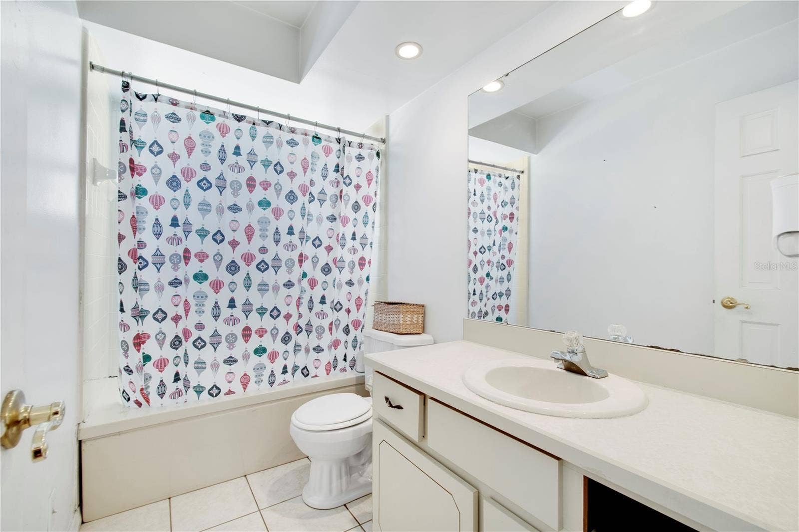 8628 GRANADA BOULEVARD, Orlando, FL 32836 8628 GRANADA BOULEVARD, Orlando, FL 32836