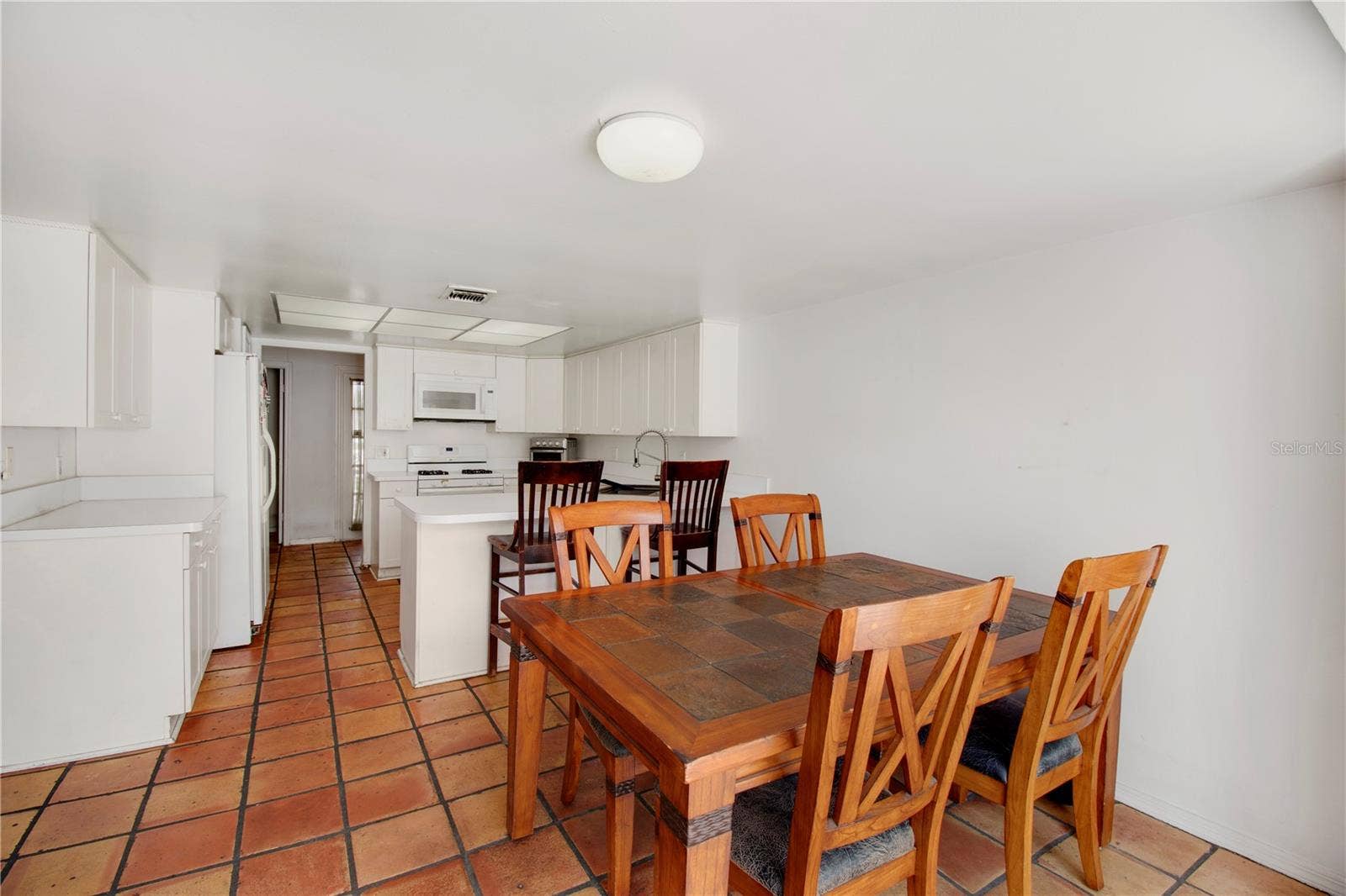 8628 GRANADA BOULEVARD, Orlando, FL 32836 8628 GRANADA BOULEVARD, Orlando, FL 32836
