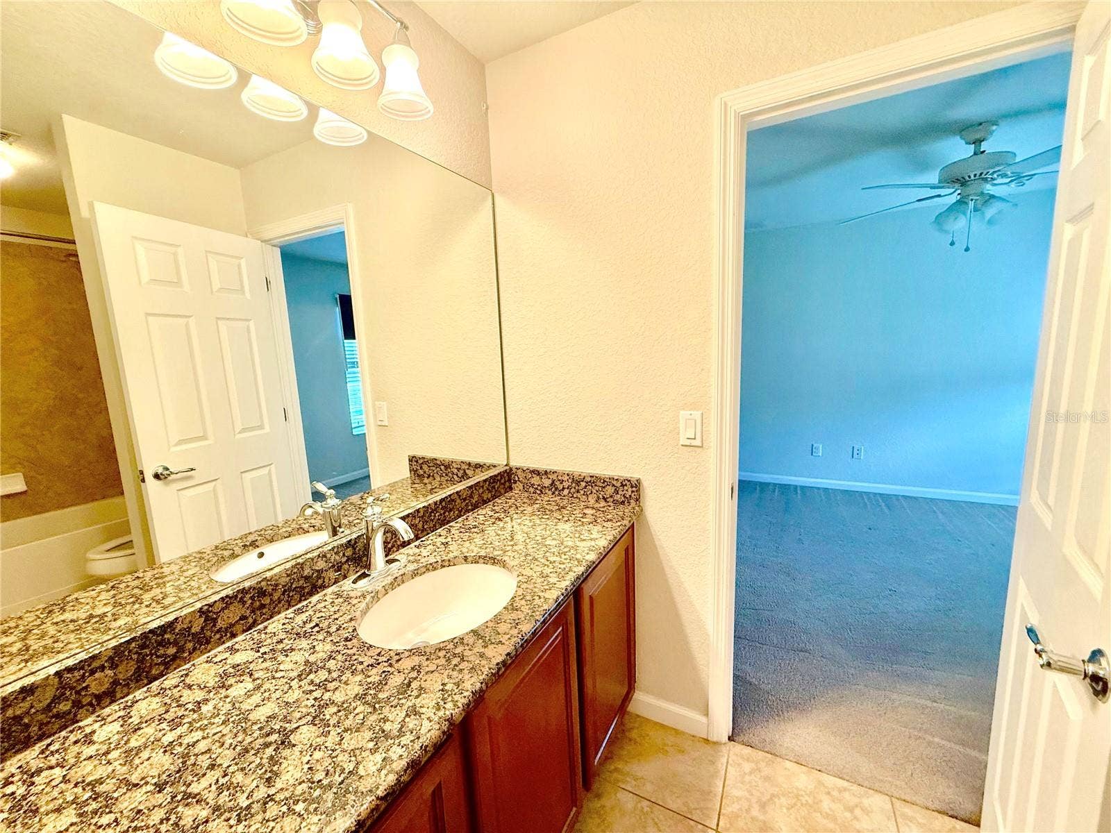 11848 ZELKOVA LANE, Orlando, FL 32827 Jack and Jill bathroom