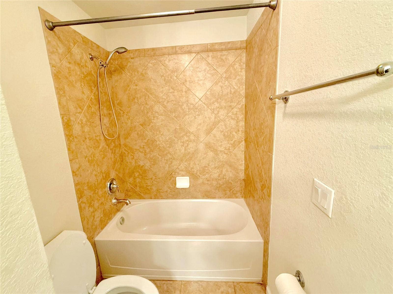 11848 ZELKOVA LANE, Orlando, FL 32827 Jack and Jill bathroom