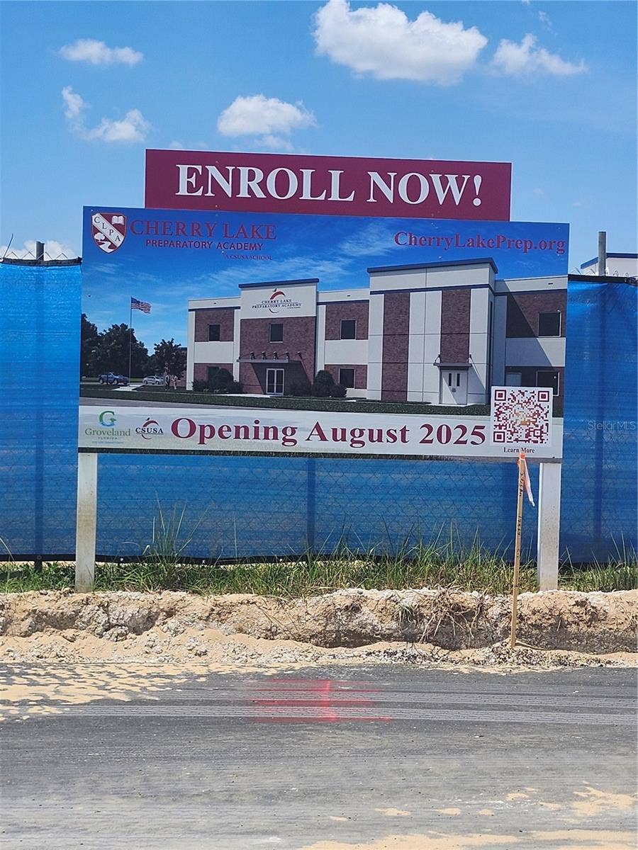New School in walking Distance